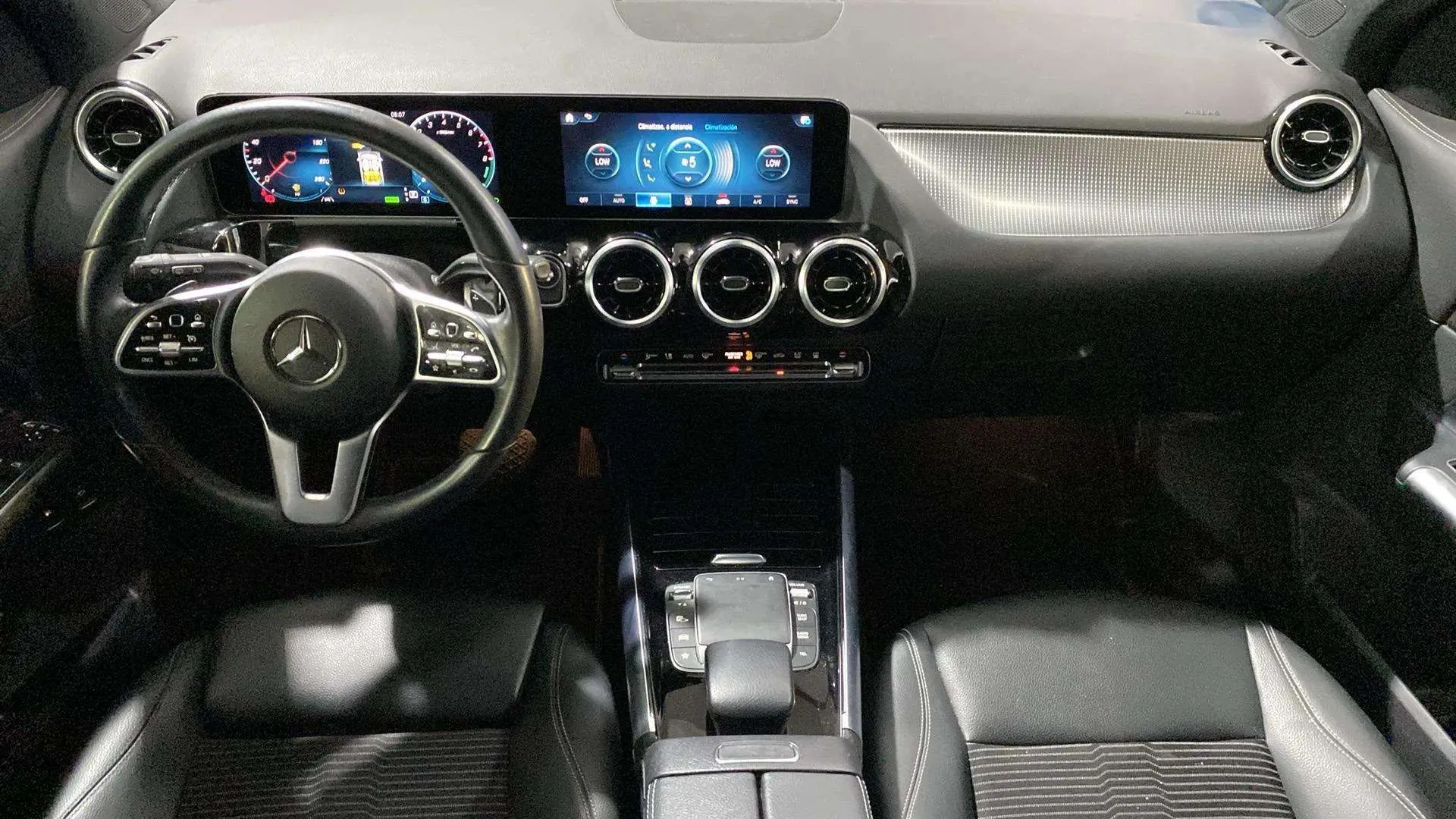Mercedes-Benz GLA 250 e - foto 11