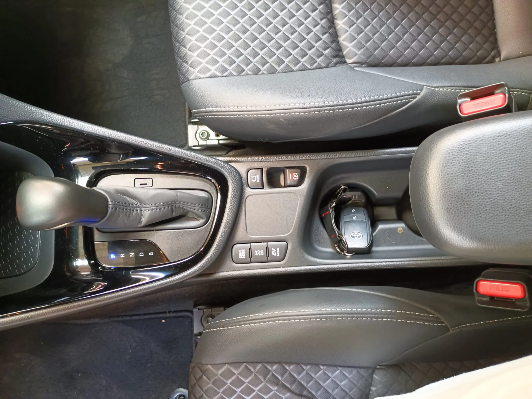 Toyota Yaris 1.5 120H Active Tech - foto 15