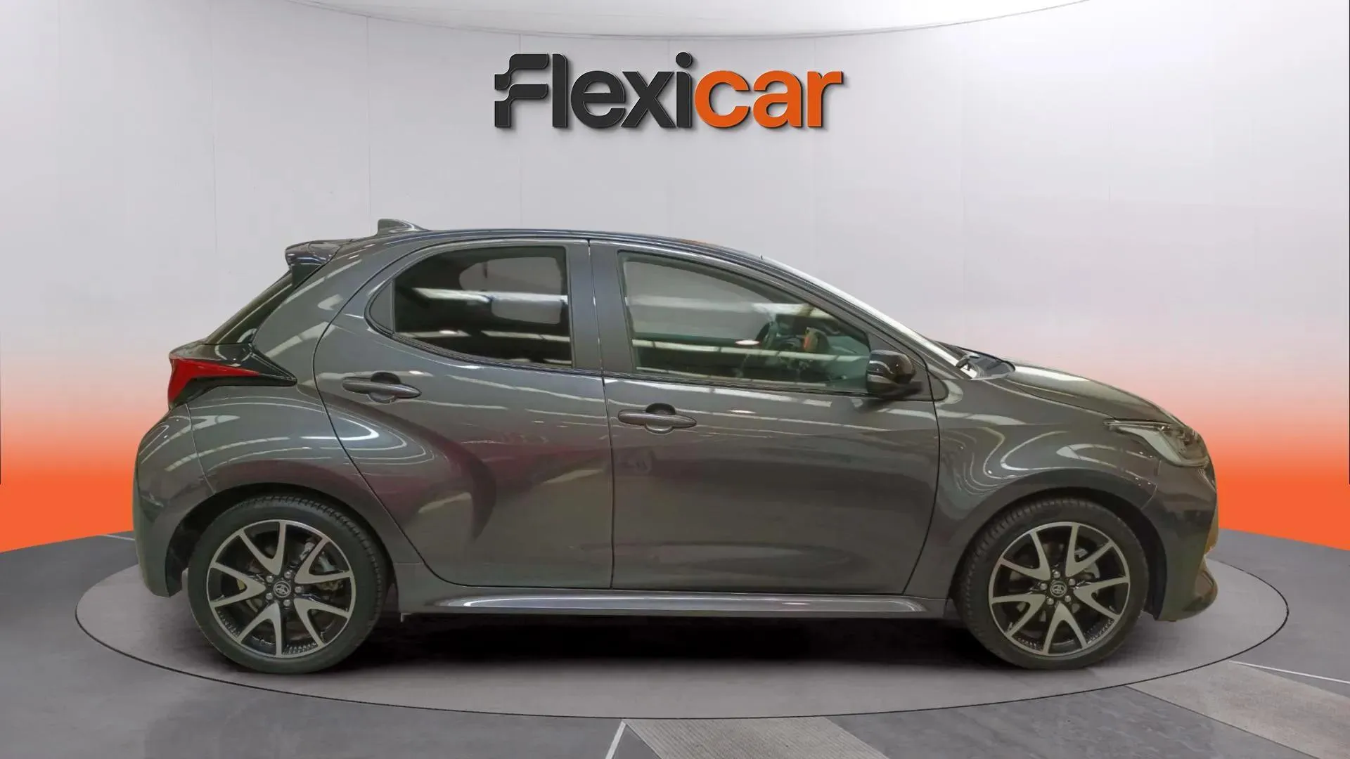 Toyota Yaris 1.5 120H Active Tech - foto 5