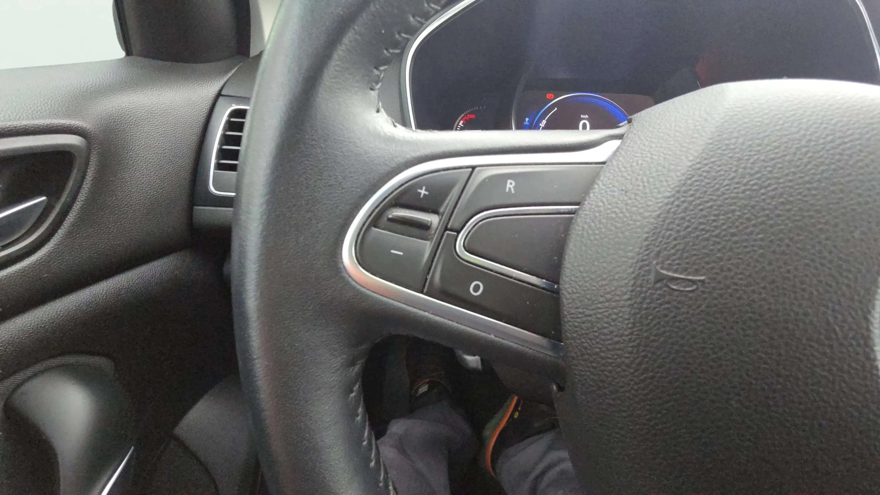 Renault Mégane Limited TCe GPF -SS - foto 15