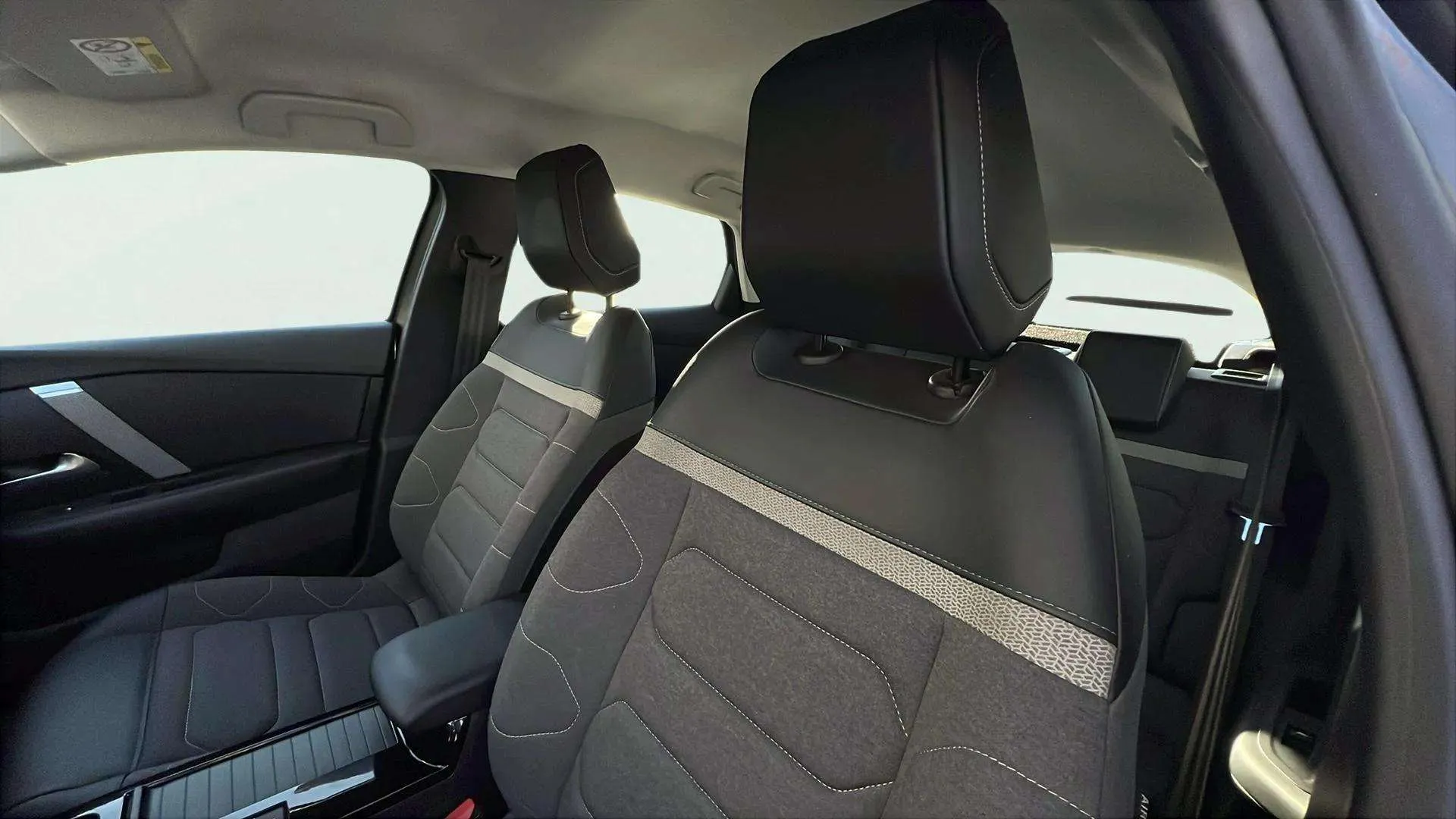 Citroën C4 PureTech 130 Plus - foto 7