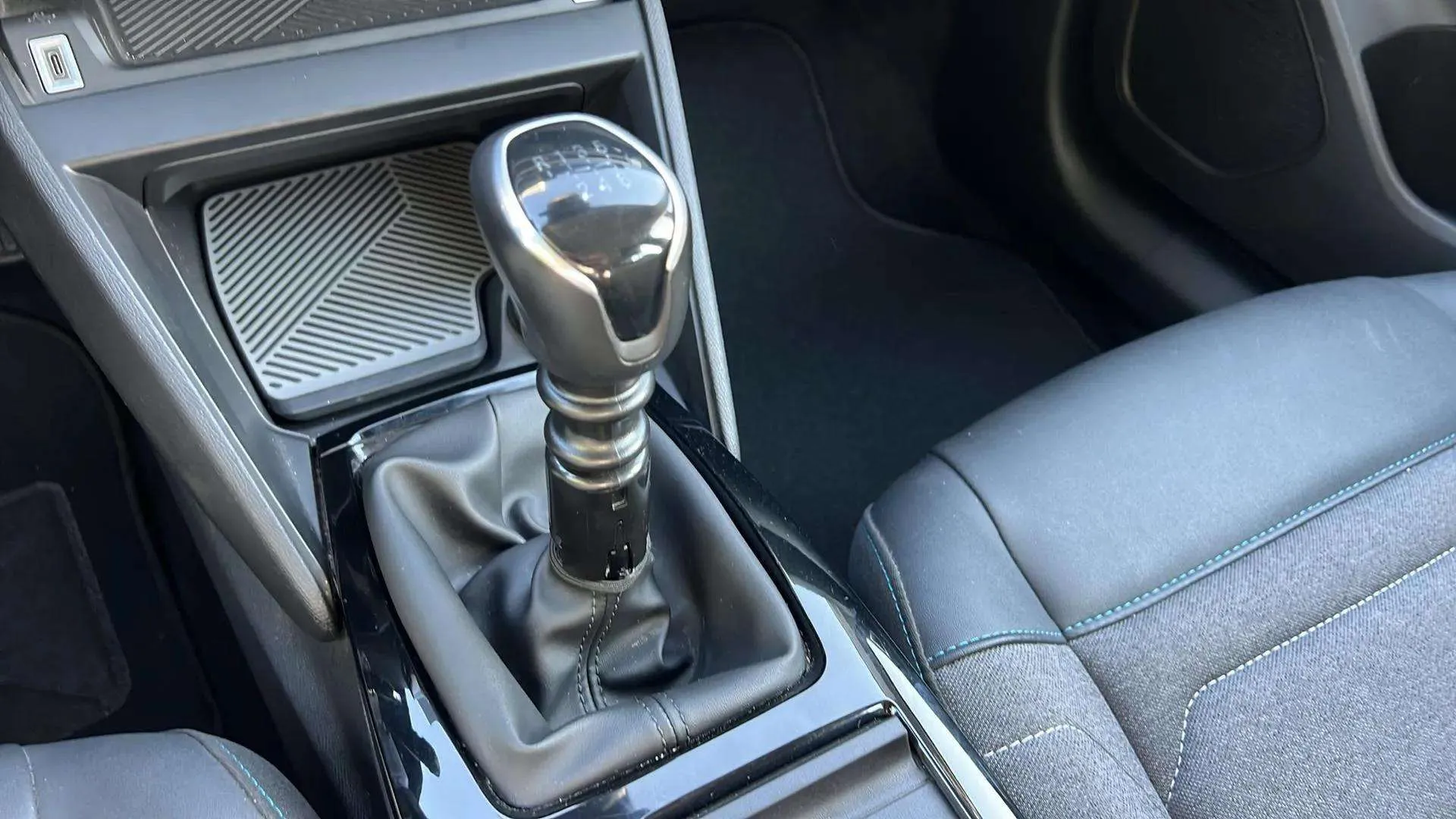Citroën C4 PureTech 130 Plus - foto 5