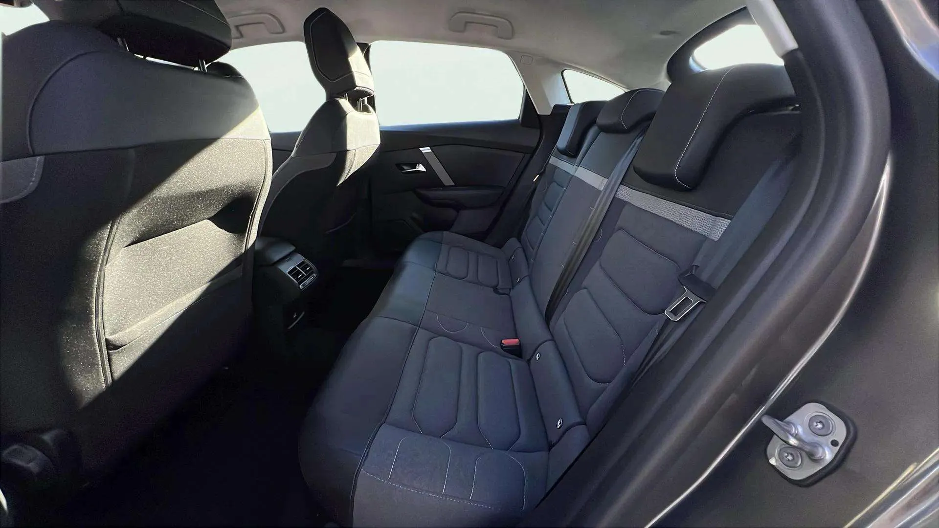 Citroën C4 PureTech 130 Plus - foto 9