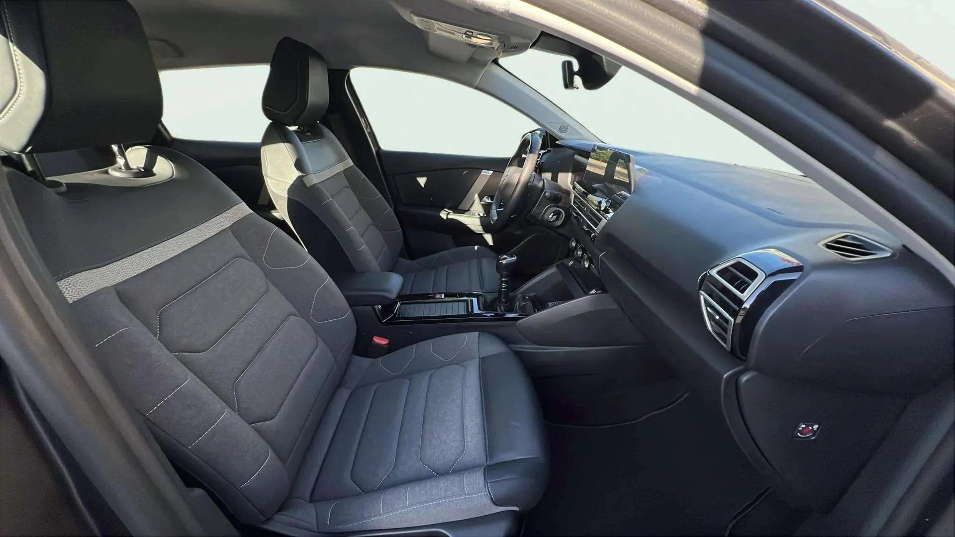 Citroën C4 PureTech 130 Plus - foto 8