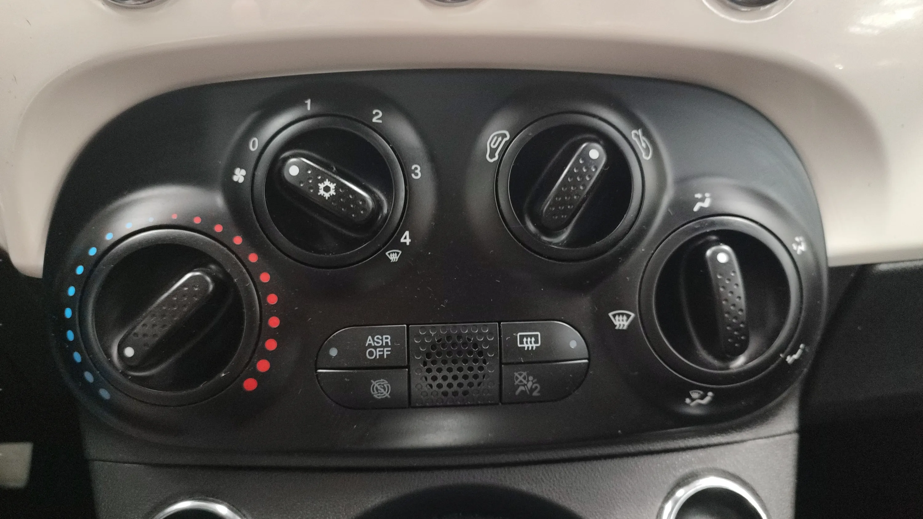Fiat 500 Monotrim 1.0 Hybrid Tech - foto 19