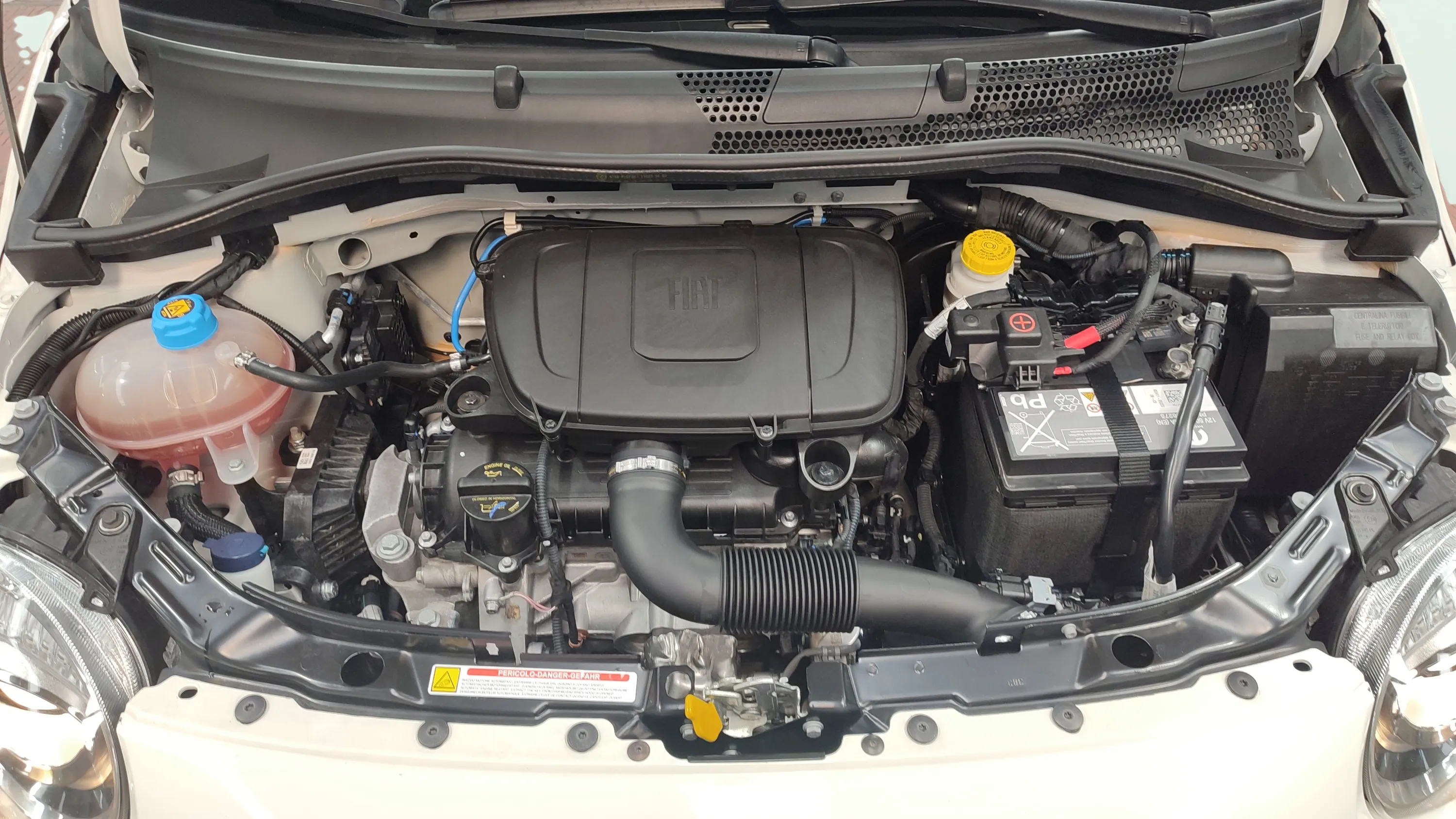 Fiat 500 Monotrim 1.0 Hybrid Tech - foto 31