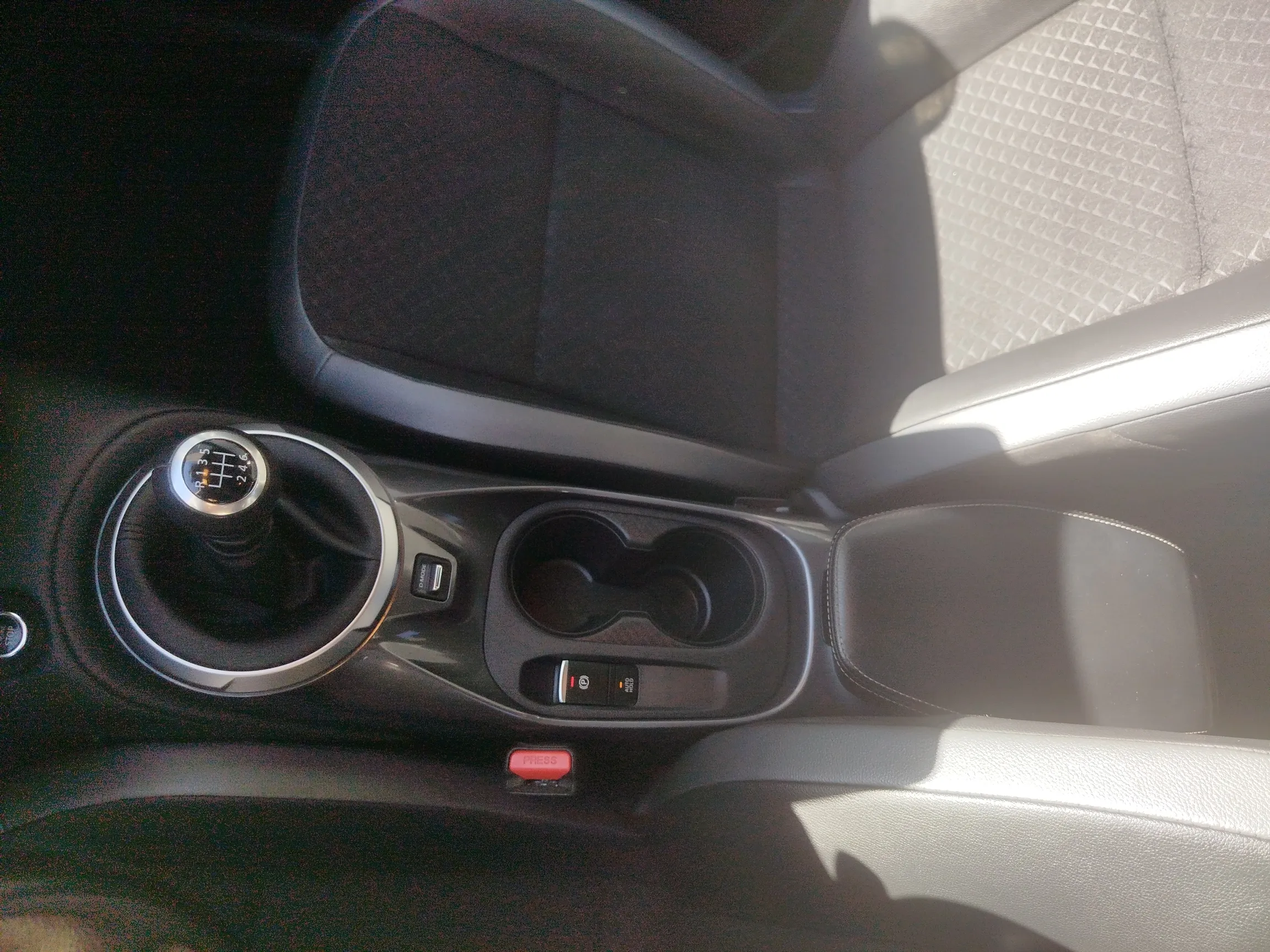 Nissan Juke DIG-T N-Connecta - foto 20