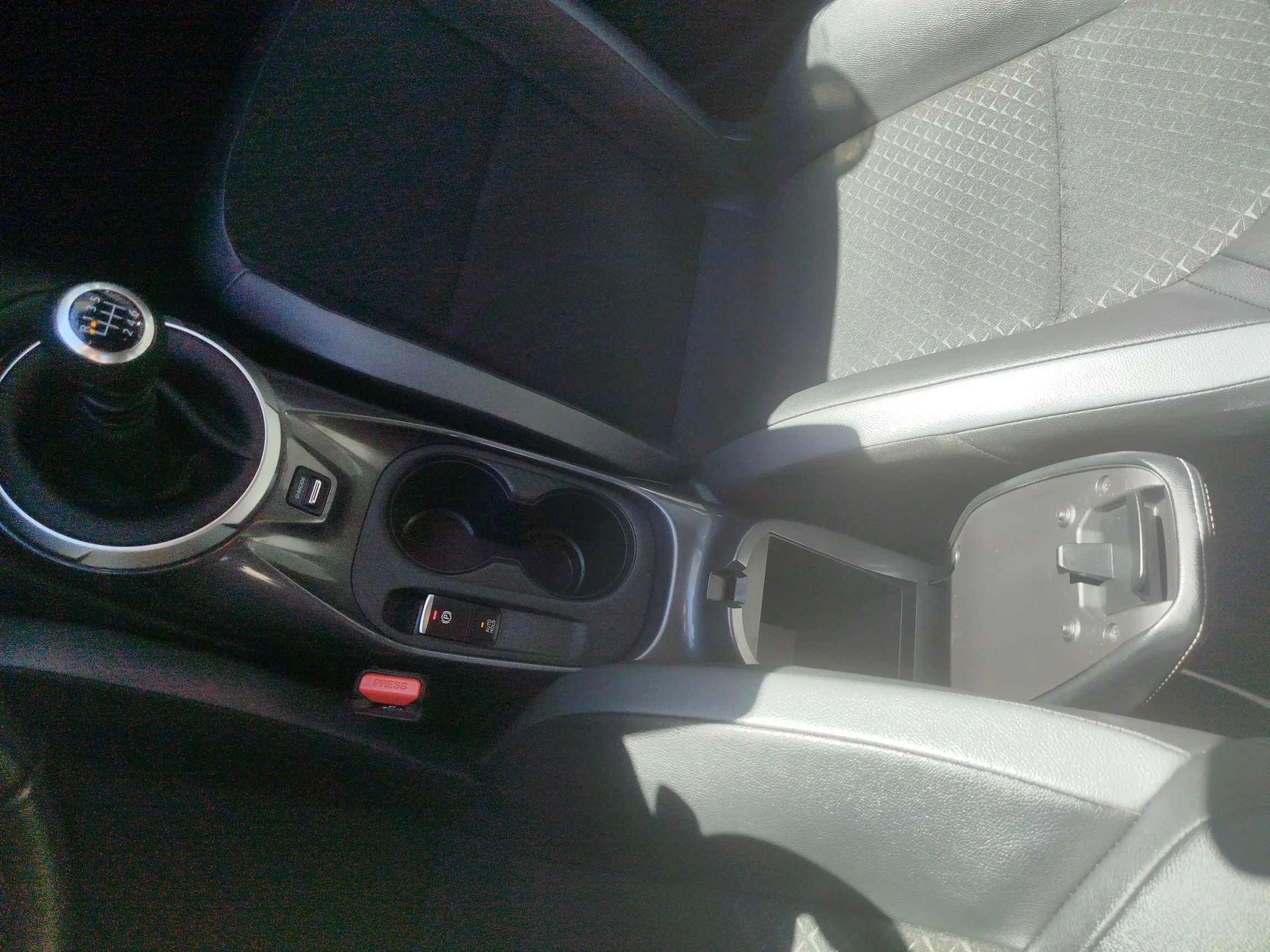 Nissan Juke DIG-T N-Connecta - foto 21