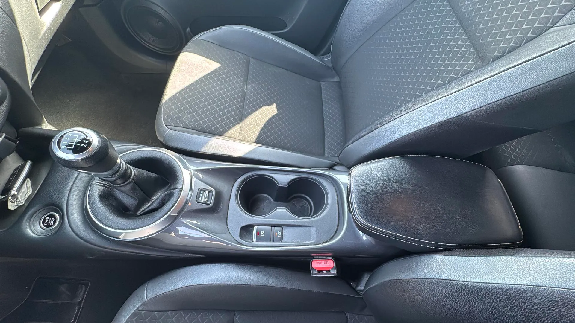 Nissan Juke DIG-T N-Connecta - foto 24