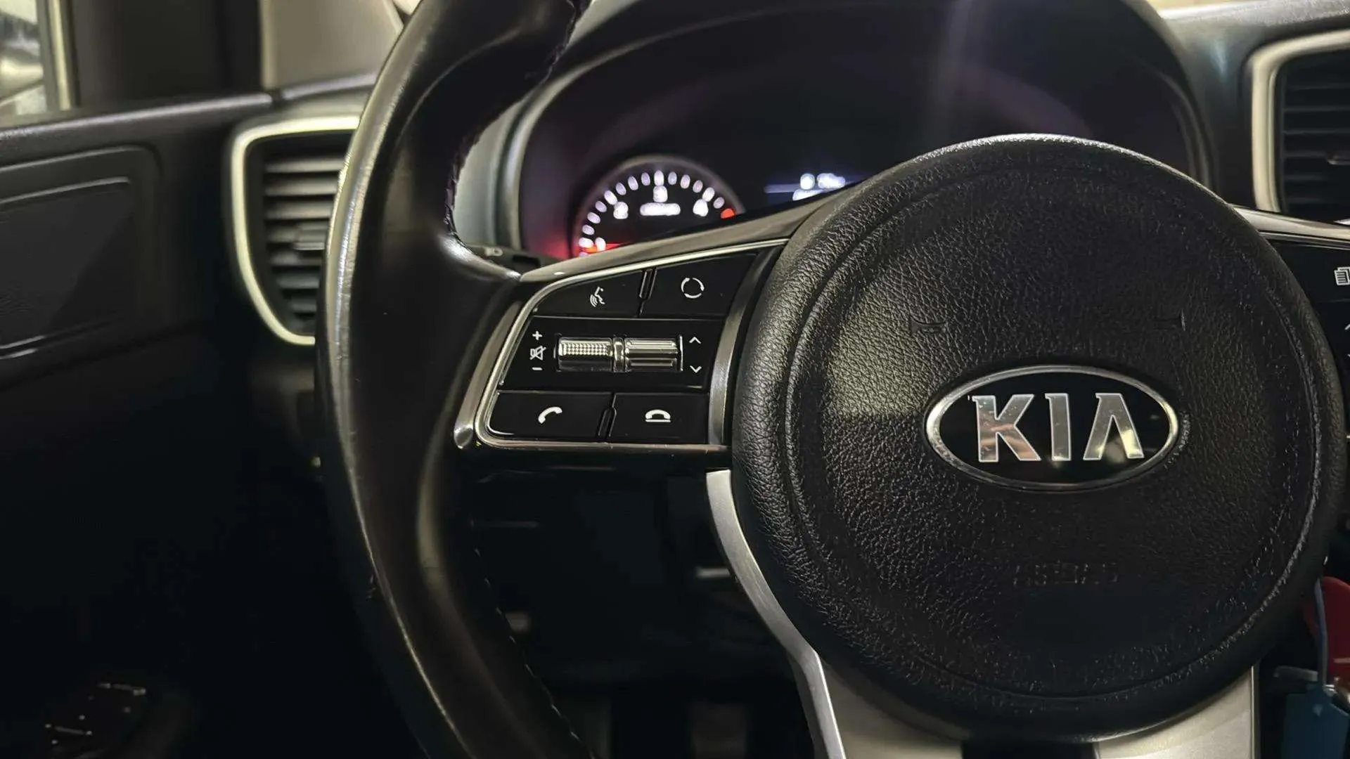 Kia Sportage 1.6 MHEV Business 4x4 - foto 17