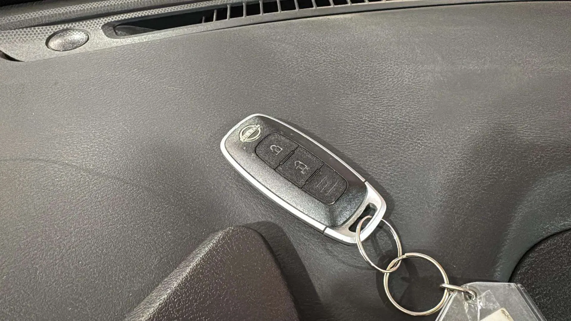 Nissan Juke DIG-T N-Connecta - foto 24