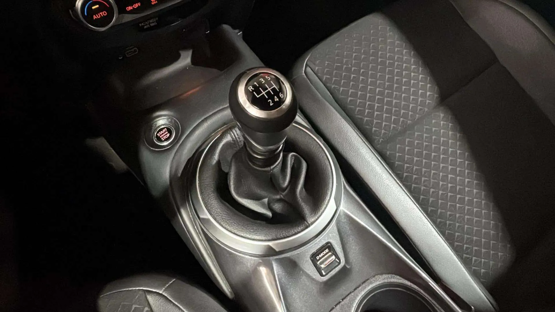 Nissan Juke DIG-T N-Connecta - foto 19
