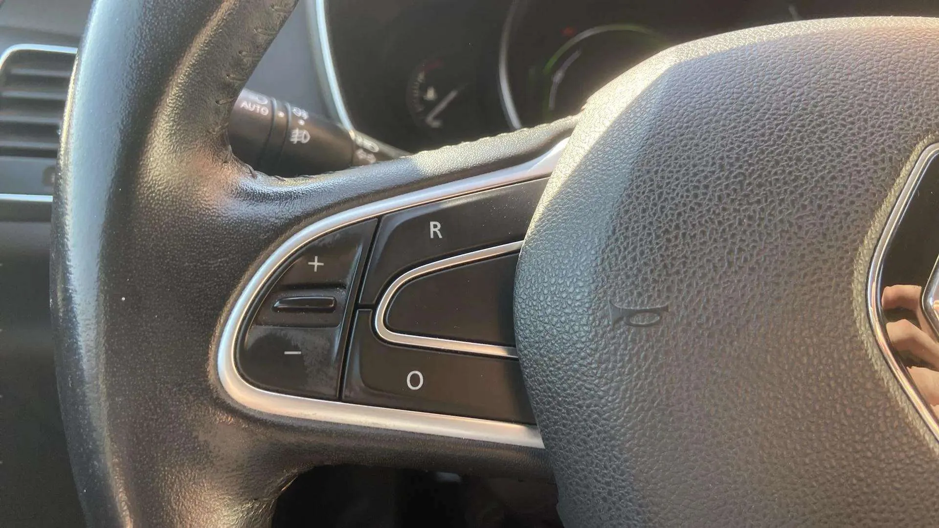 Renault Mégane Zen Energy TCe llanta 18" - foto 10