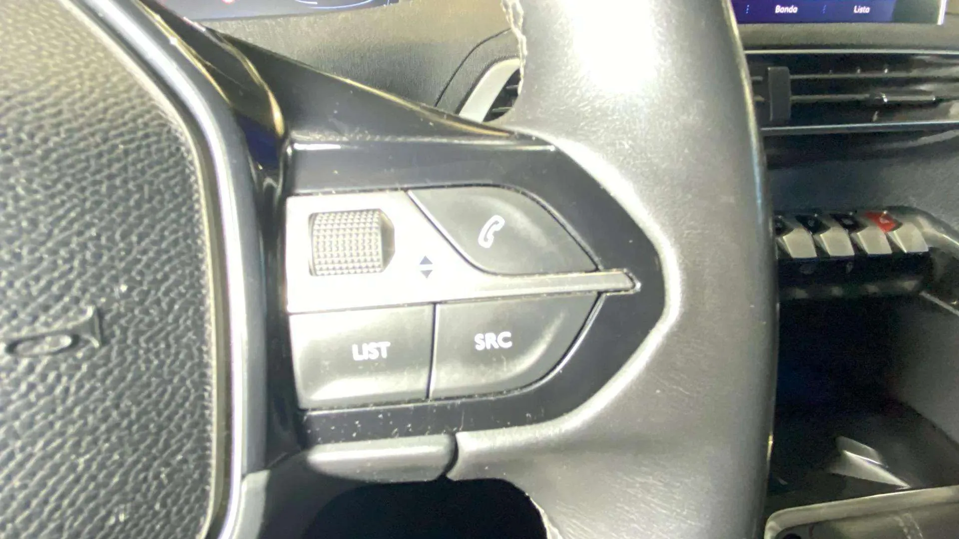 Peugeot 3008 1.5L BlueHDi Allure - foto 25