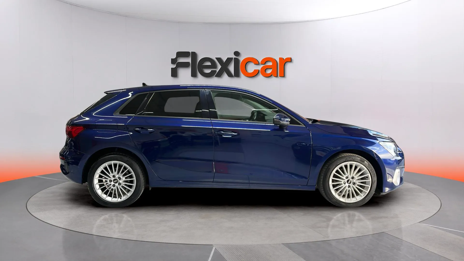 Audi A3 Sedan 30 TDI - foto 4