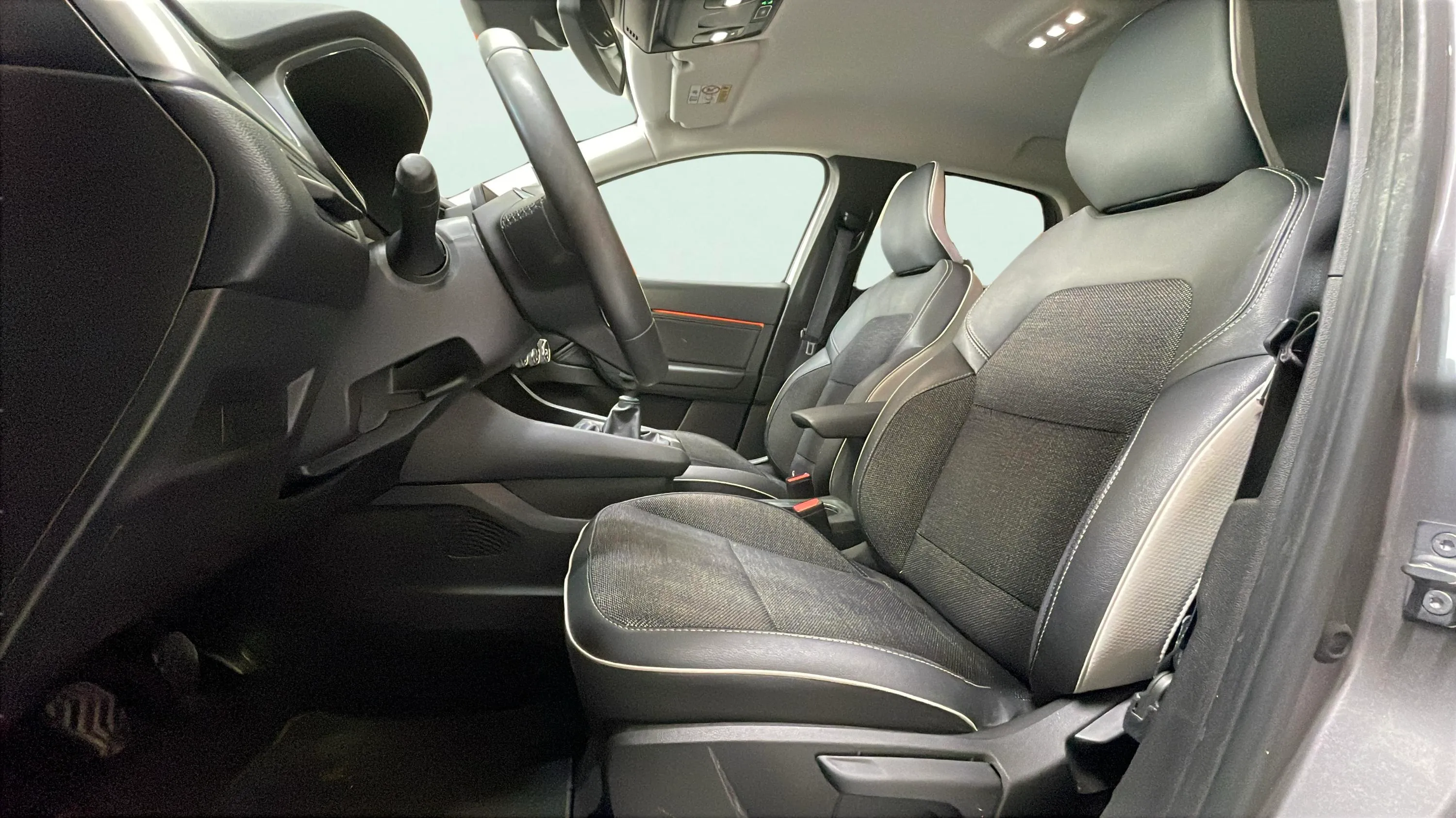 Renault Captur techno TCe - foto 17