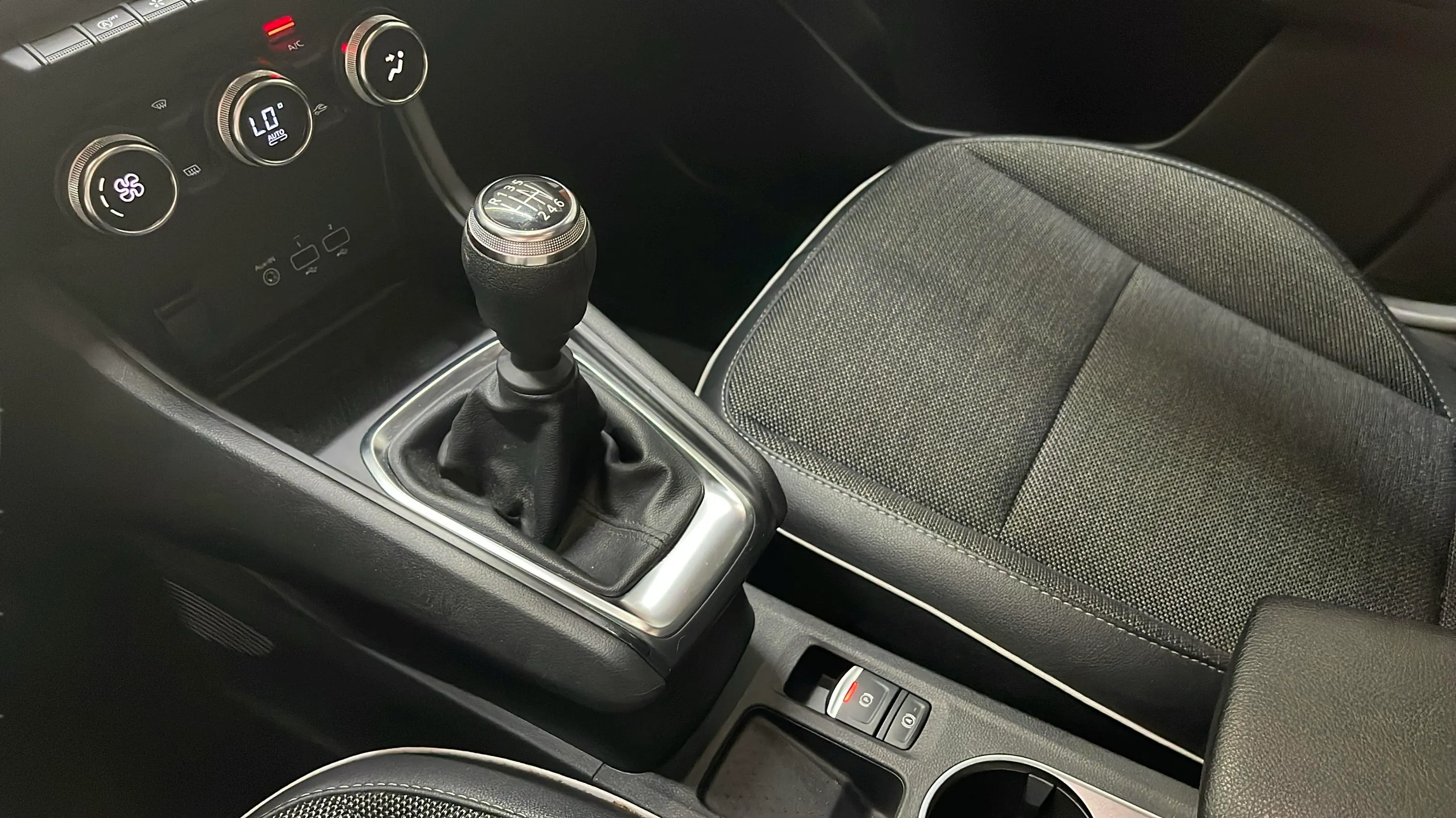 Renault Captur techno TCe - foto 18