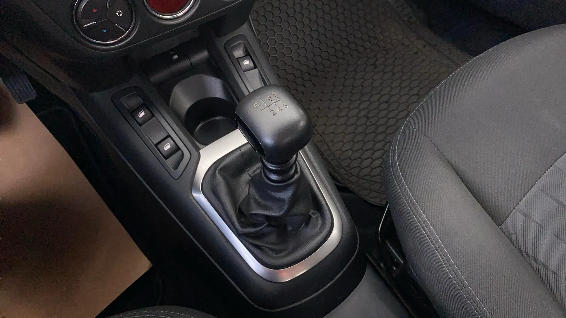 Citroën C-Elysée BlueHDi Shine - foto 15