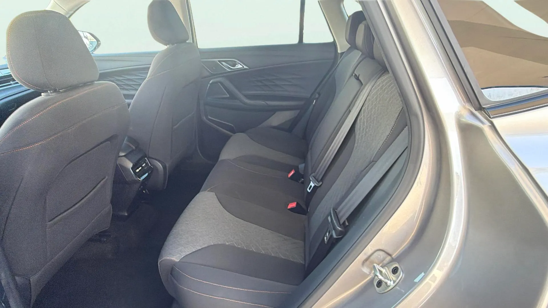 MG HS 1.5 Turbo GDI Comfort DCT - foto 26