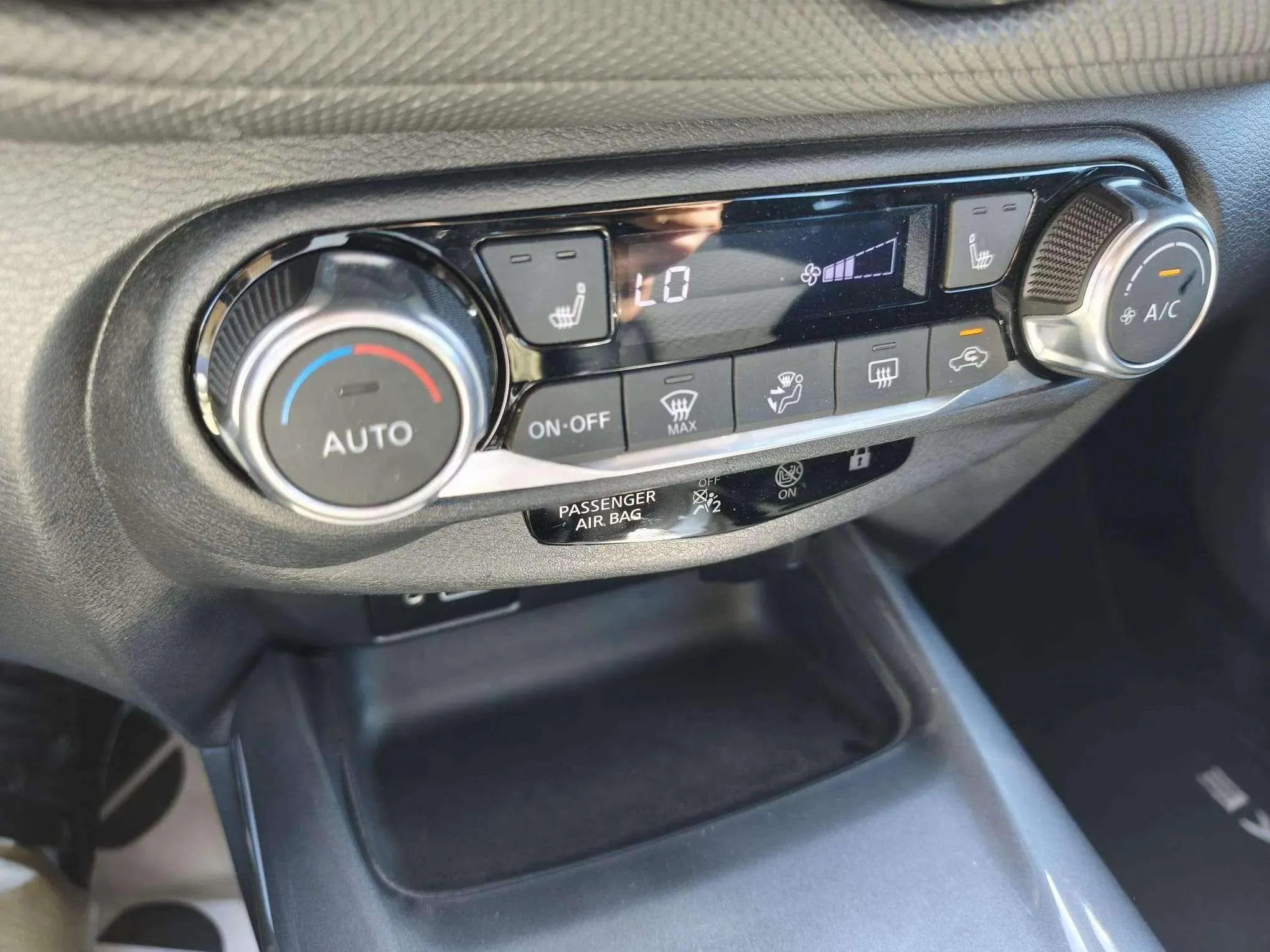 Nissan Juke DIG-T 6M/T Acenta - foto 19