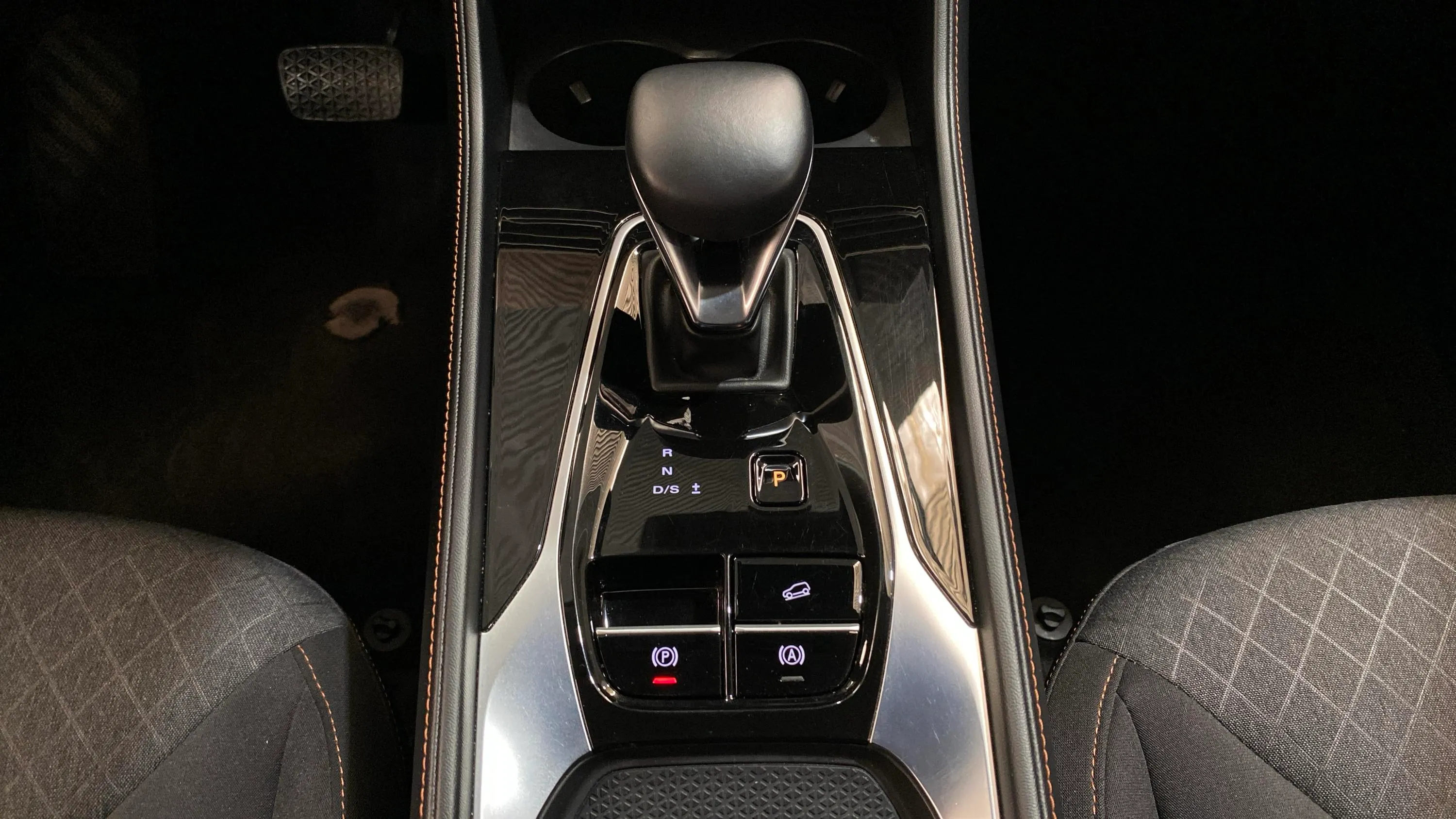 MG HS 1.5T Comfort DCT - foto 30