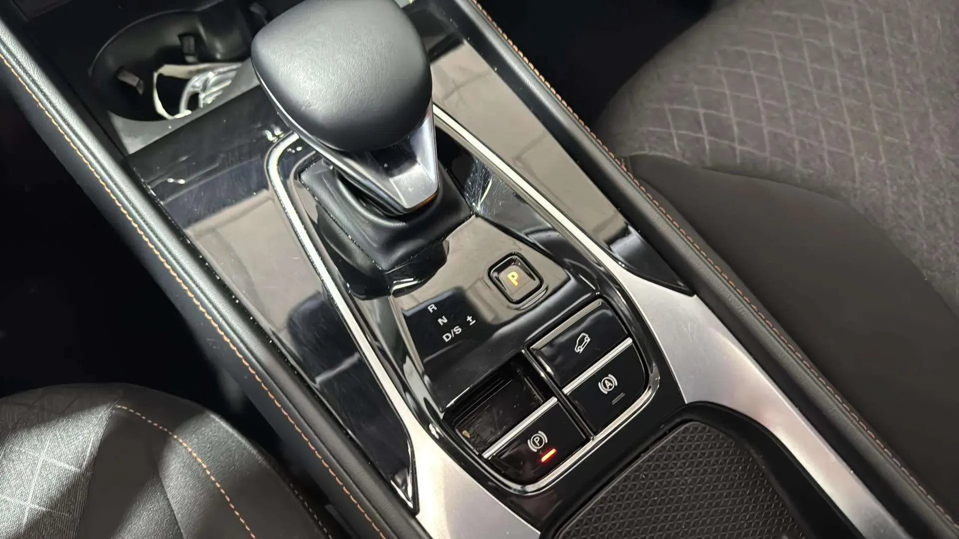 MG HS 1.5T Comfort DCT - foto 17