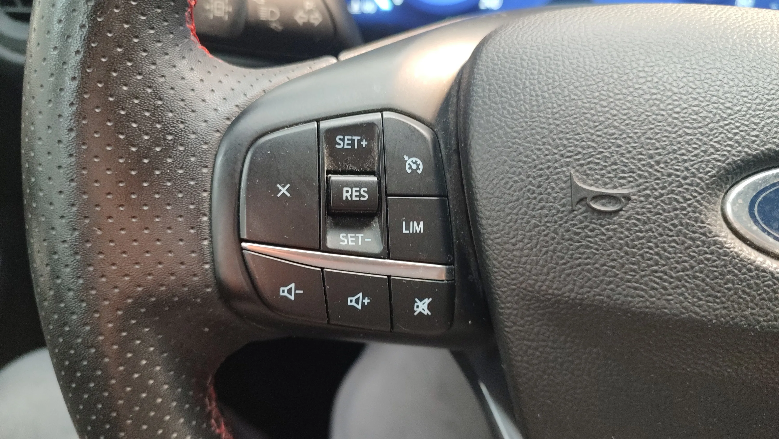 Ford Kuga ST-Line 2.5 Duratec PHEV - foto 13