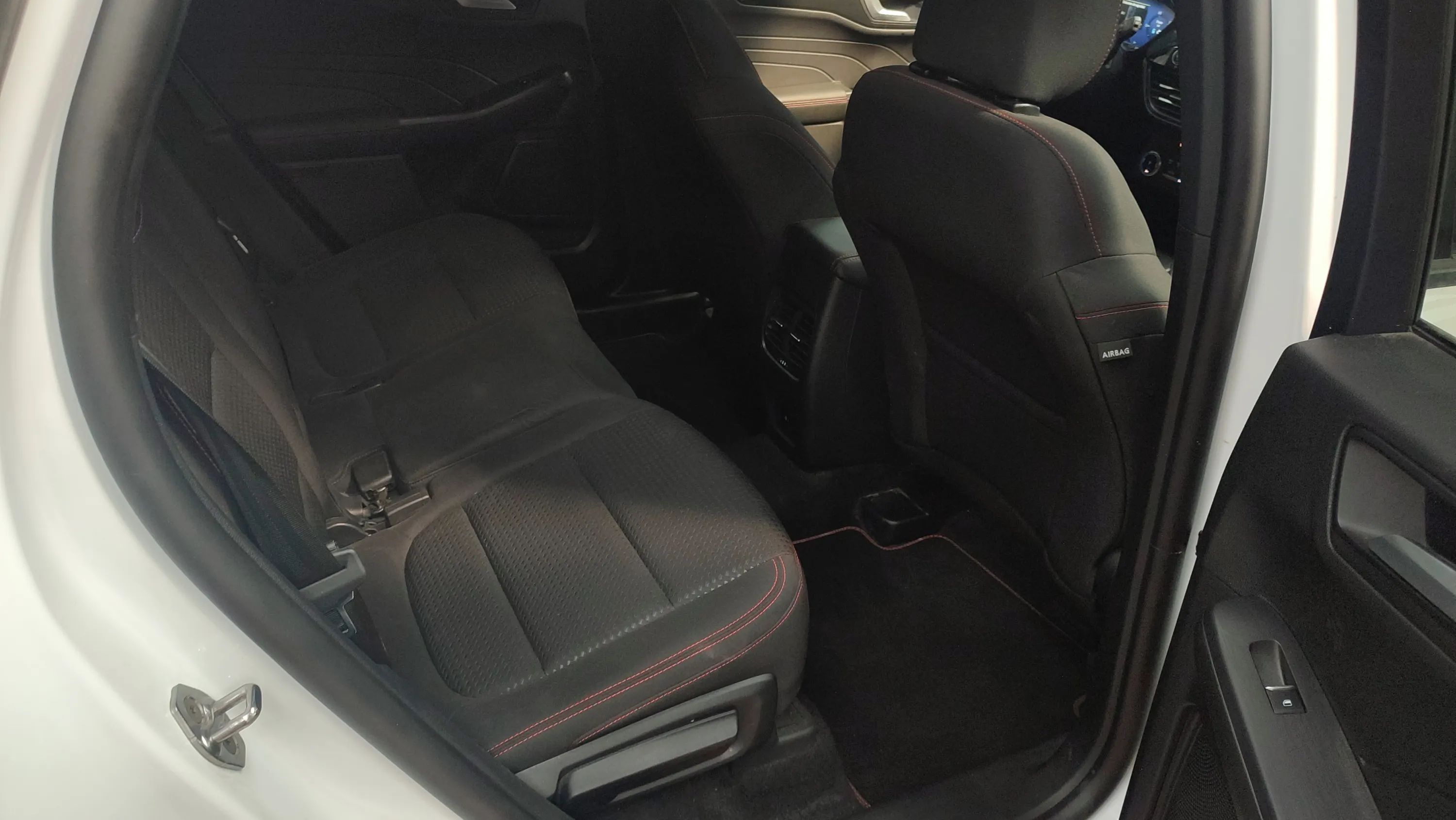 Ford Kuga ST-Line 2.5 Duratec PHEV - foto 22