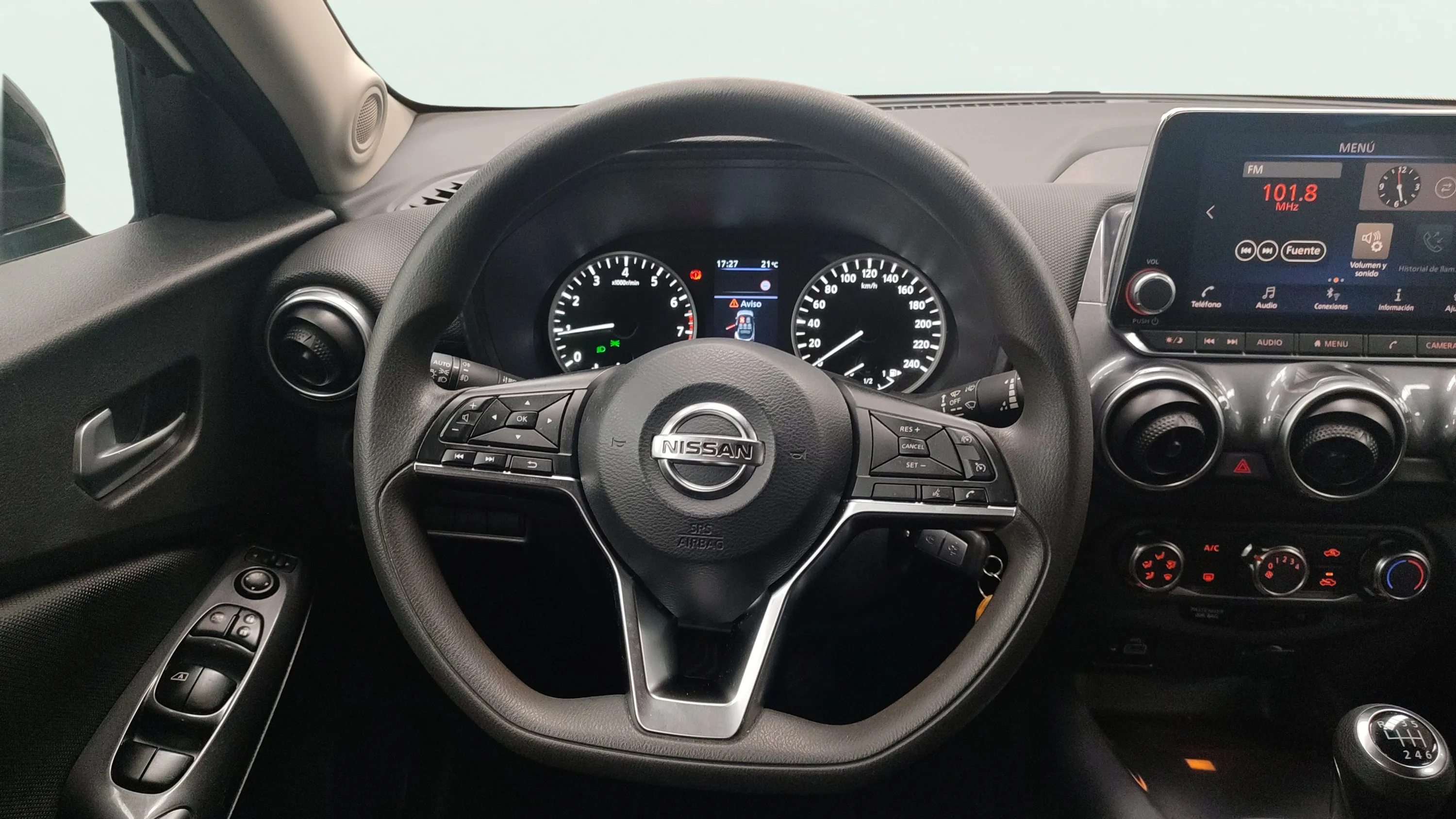 Nissan Juke DIG-T 6M/T Acenta - foto 8