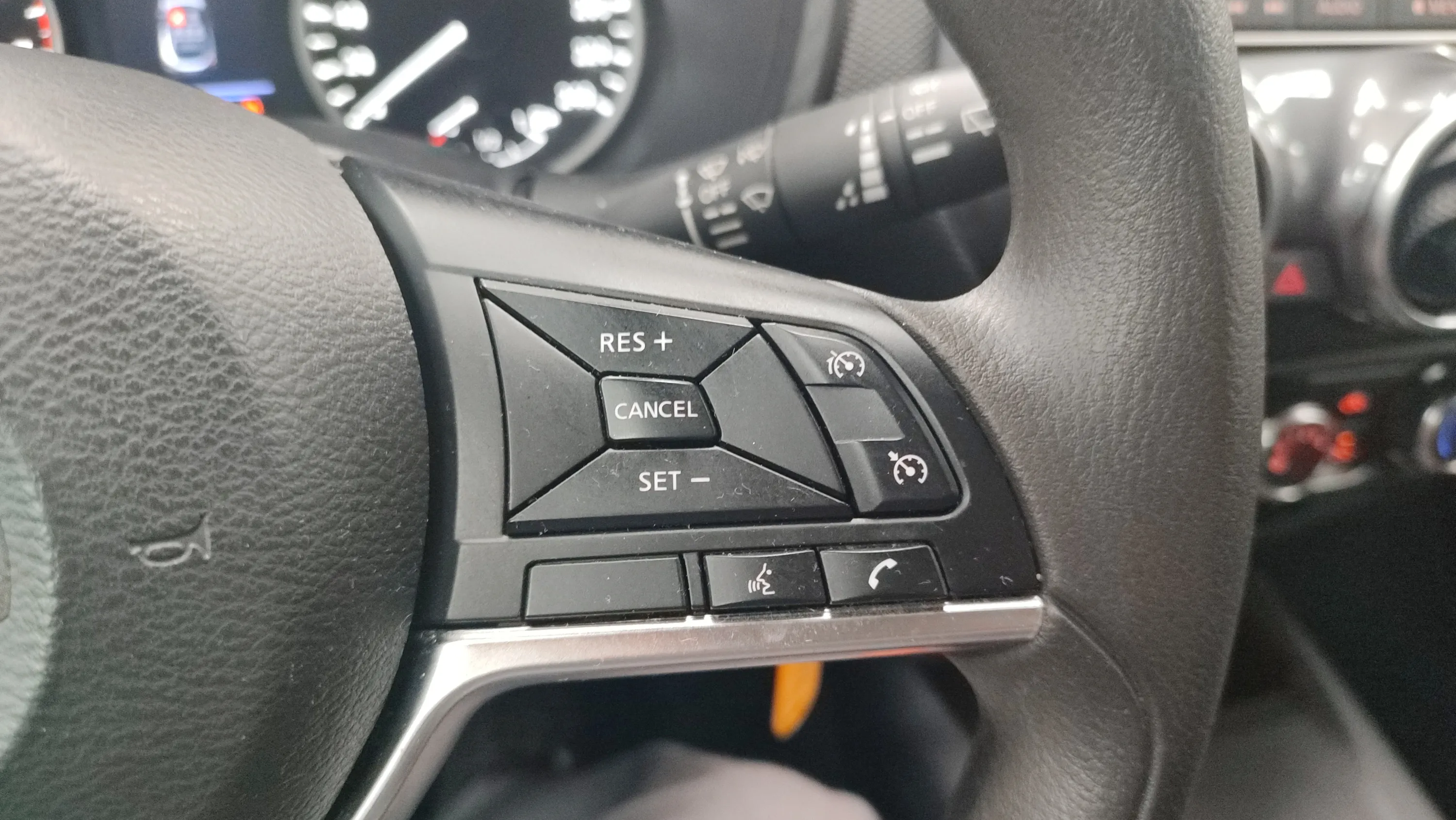 Nissan Juke DIG-T 6M/T Acenta - foto 12