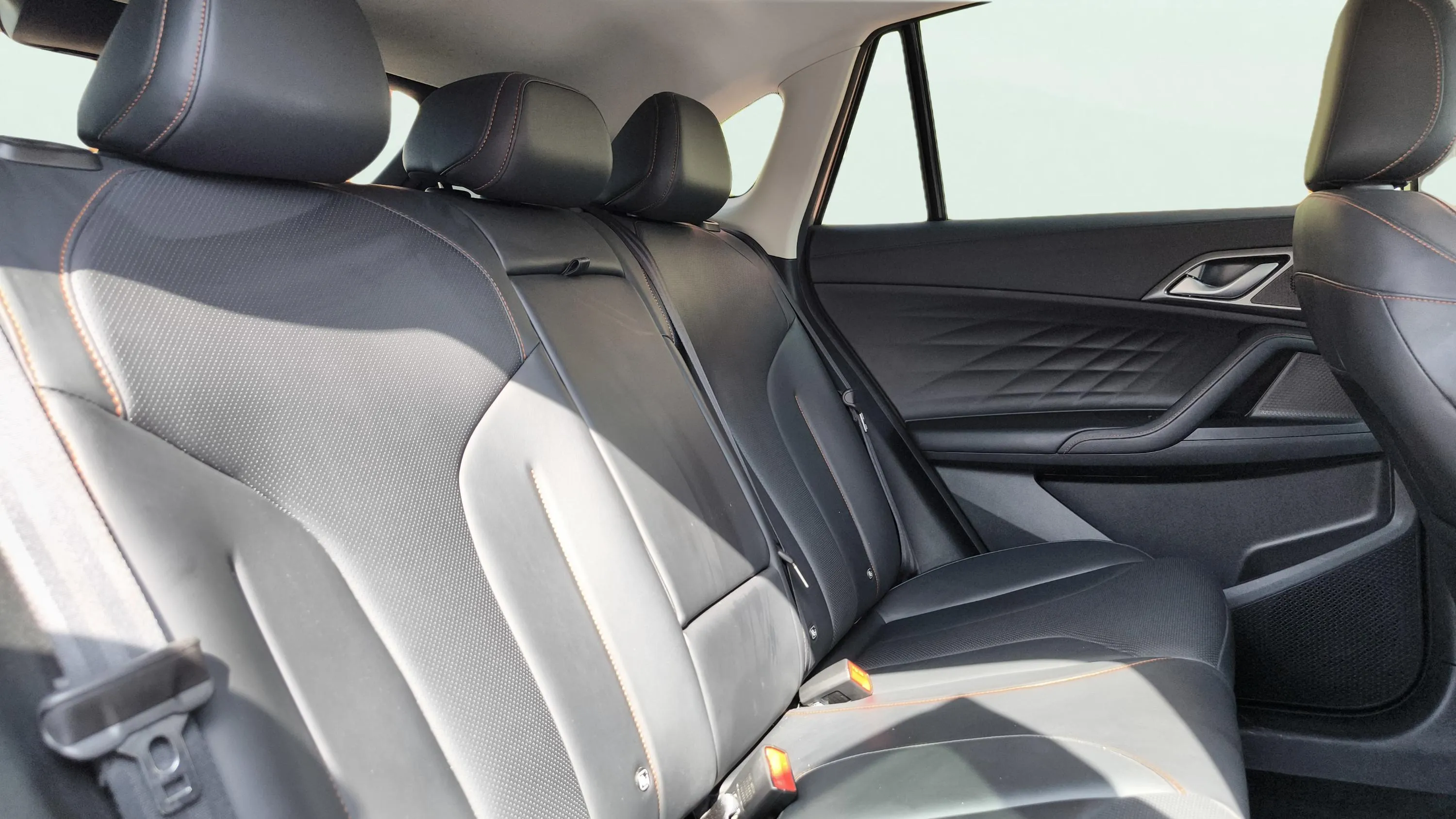 MG HS 1.5T Luxury DCT - foto 17