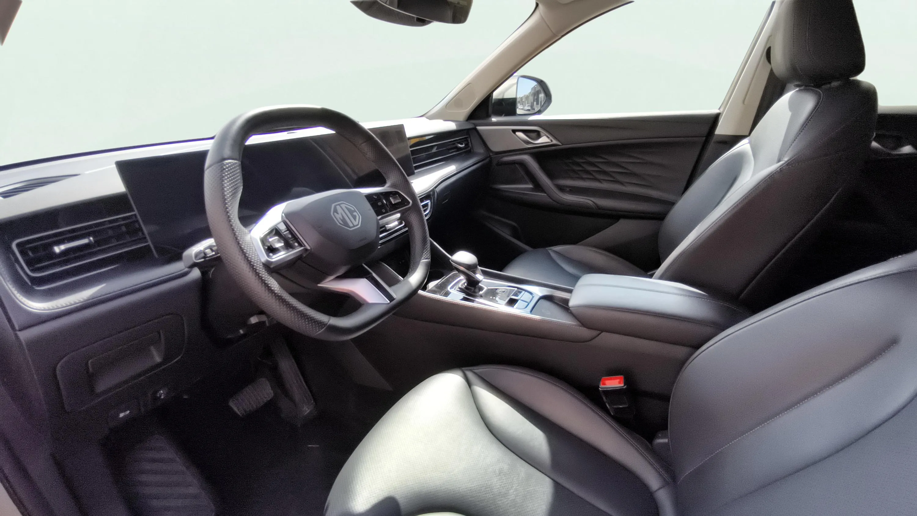 MG HS 1.5T Luxury DCT - foto 36