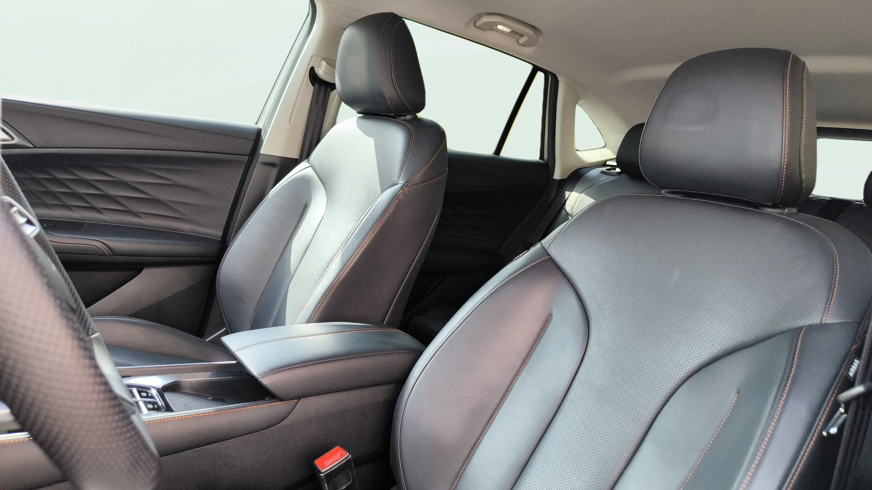 MG HS 1.5T Luxury DCT - foto 34