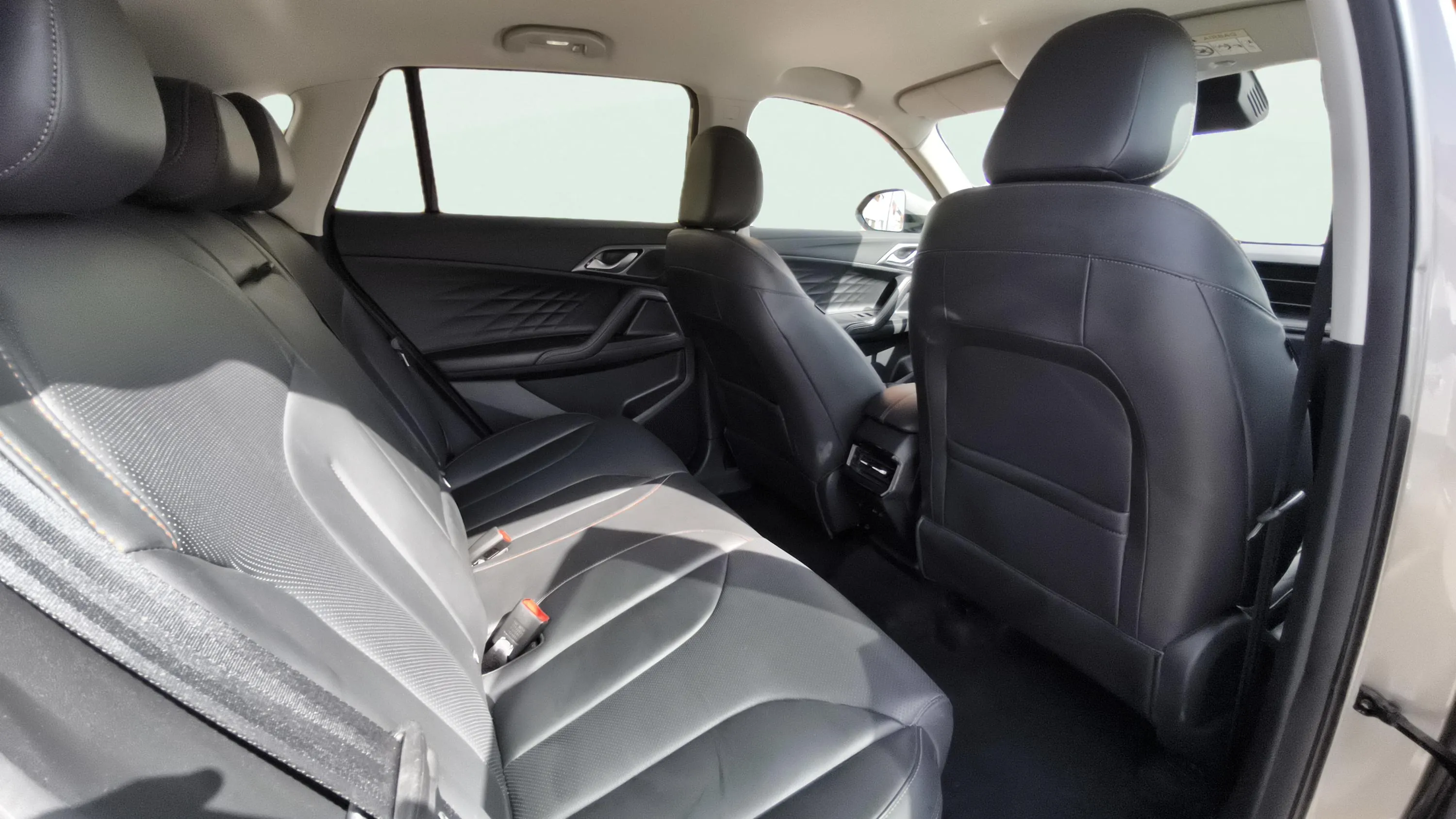 MG HS 1.5T Luxury DCT - foto 15