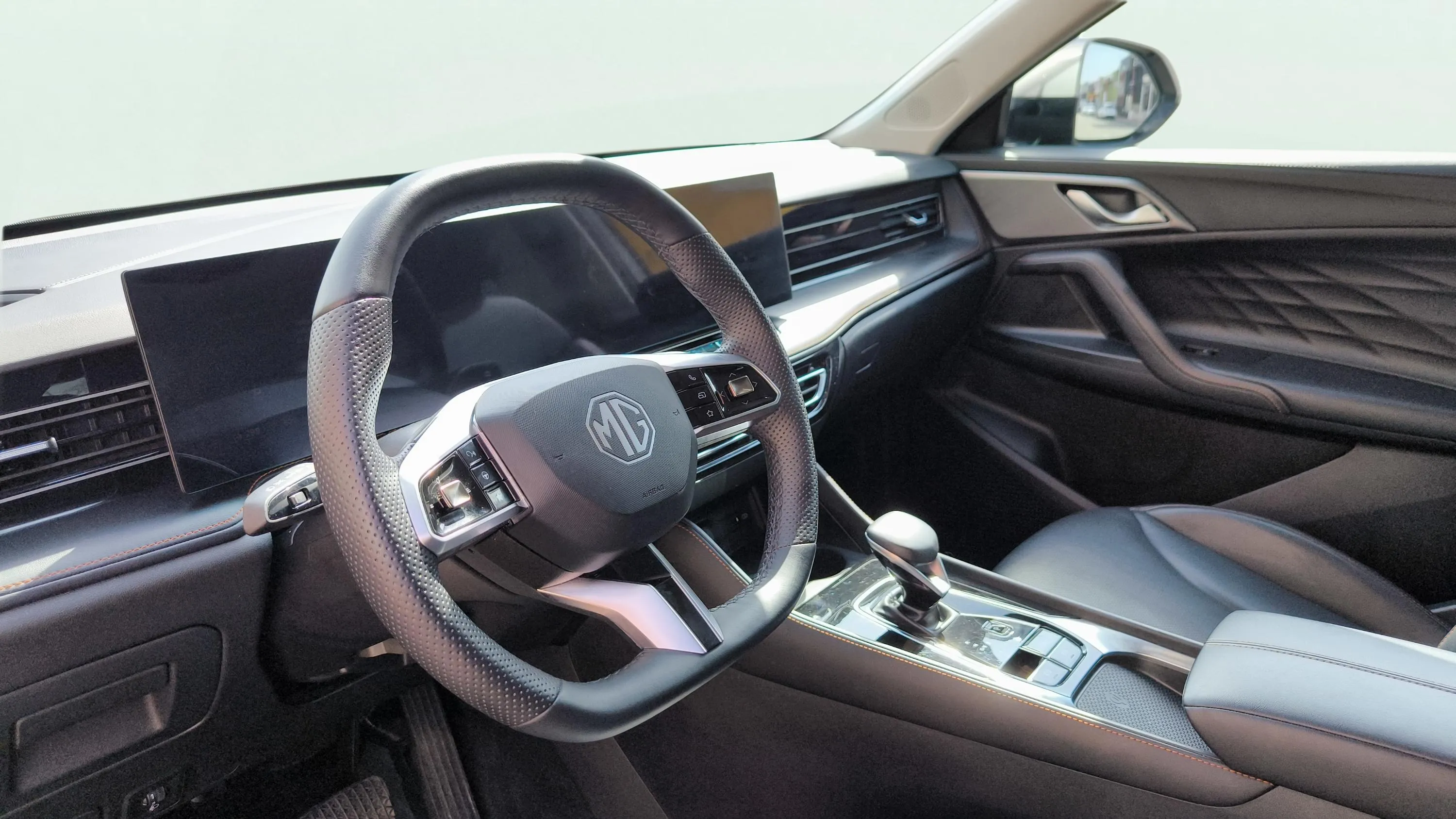 MG HS 1.5T Luxury DCT - foto 37