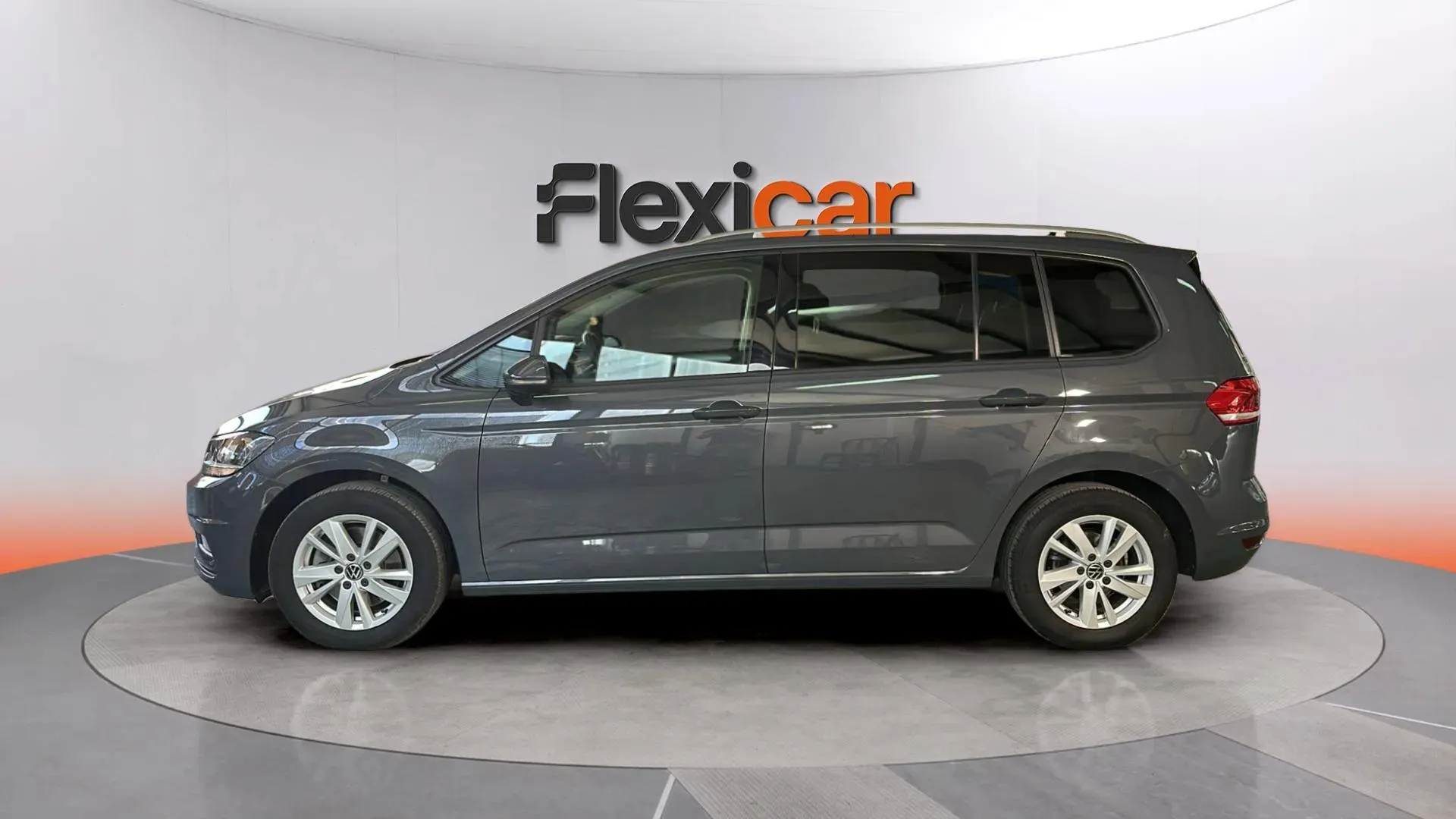 Volkswagen Touran "más" 2.0 TDI DSG - foto 4