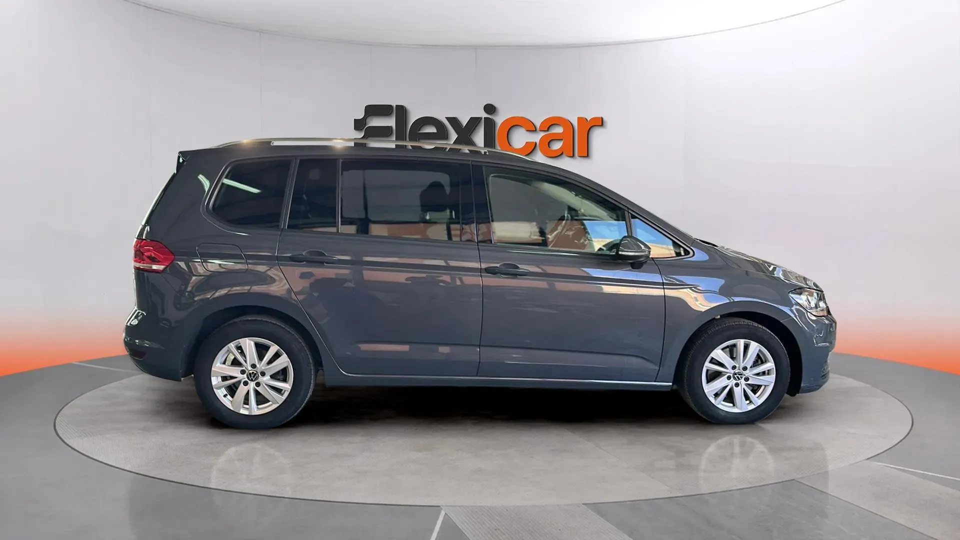Volkswagen Touran "más" 2.0 TDI DSG - foto 8