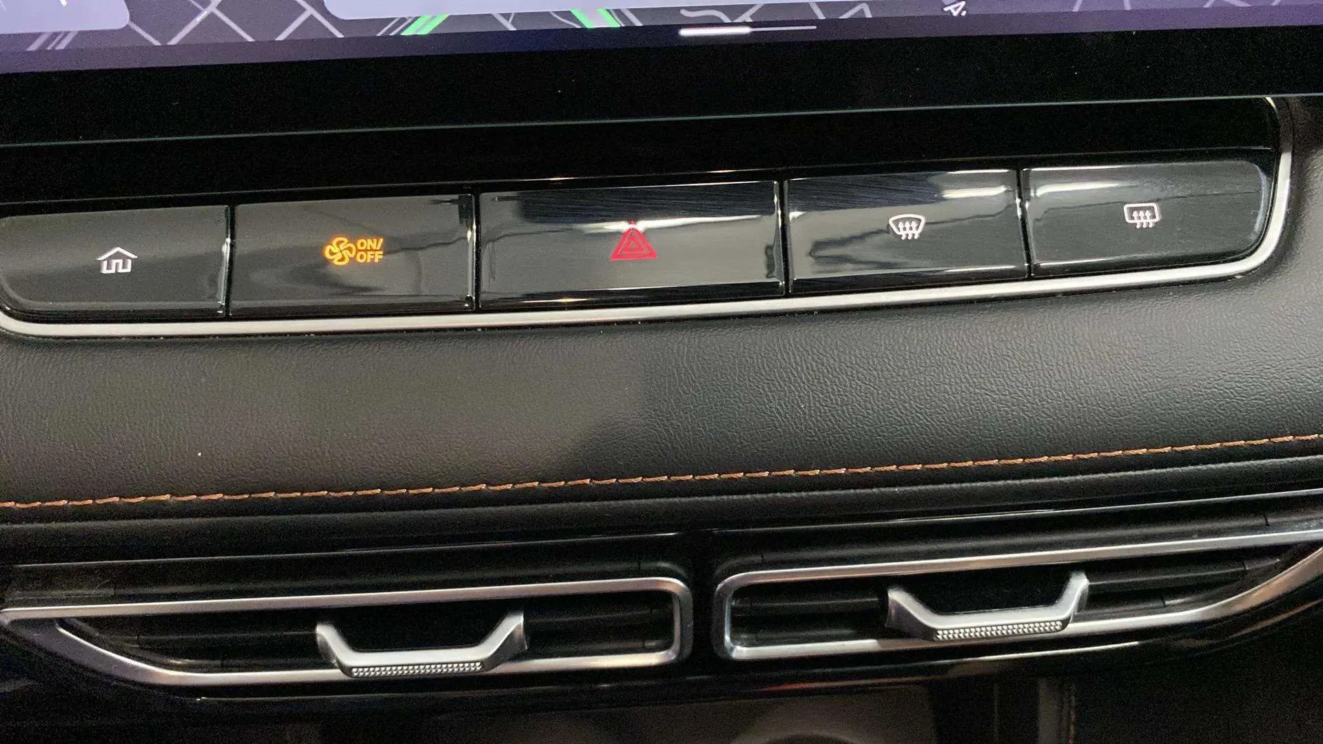 MG HS 1.5T Luxury DCT - foto 16