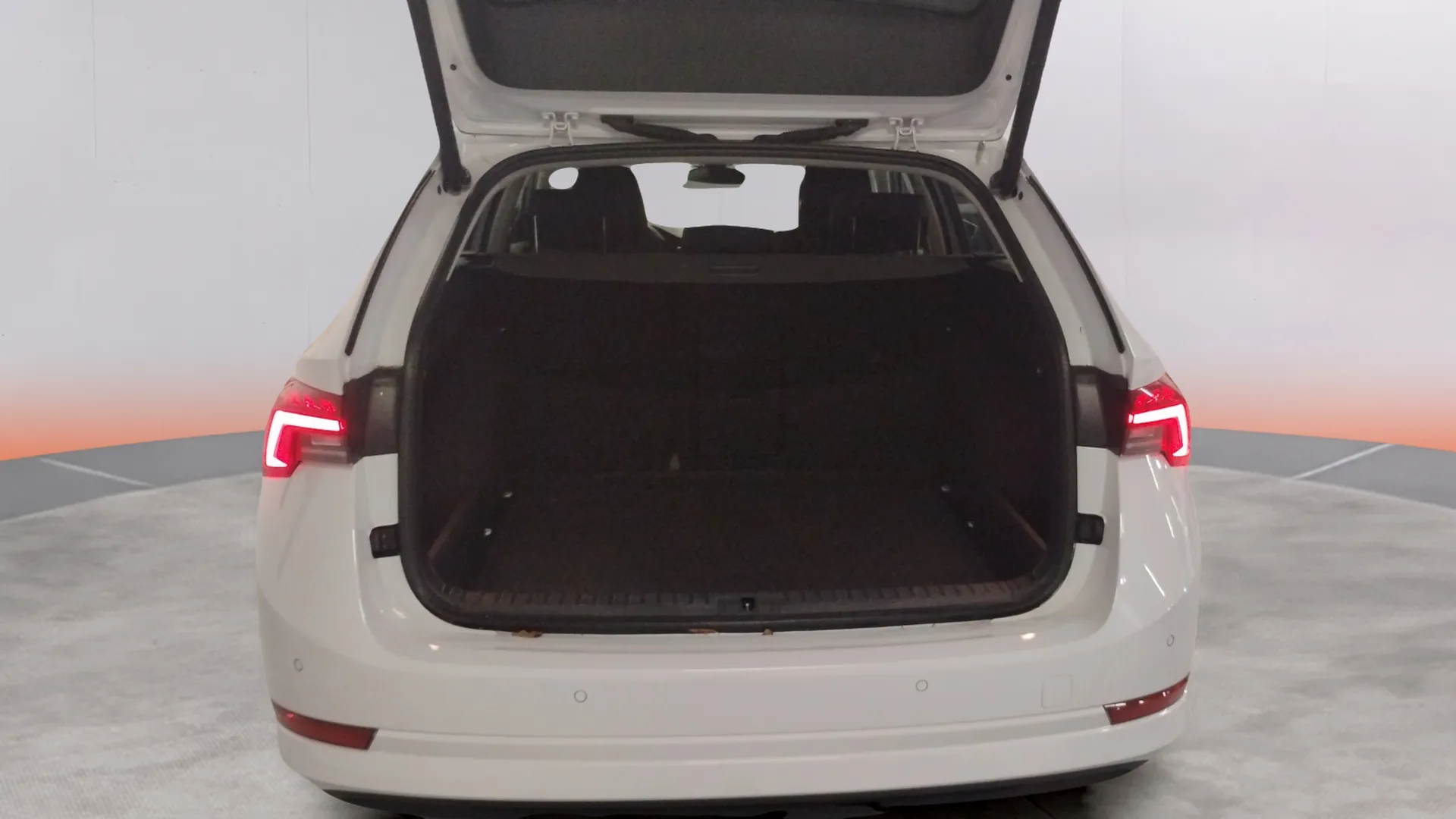 Škoda Octavia Combi 1.0 TSI DSG mHEV Ambi. - foto 13
