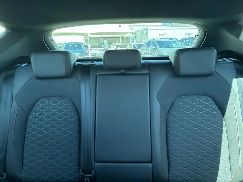 SEAT León 2.0 TDI DSG-7 FR - foto 17