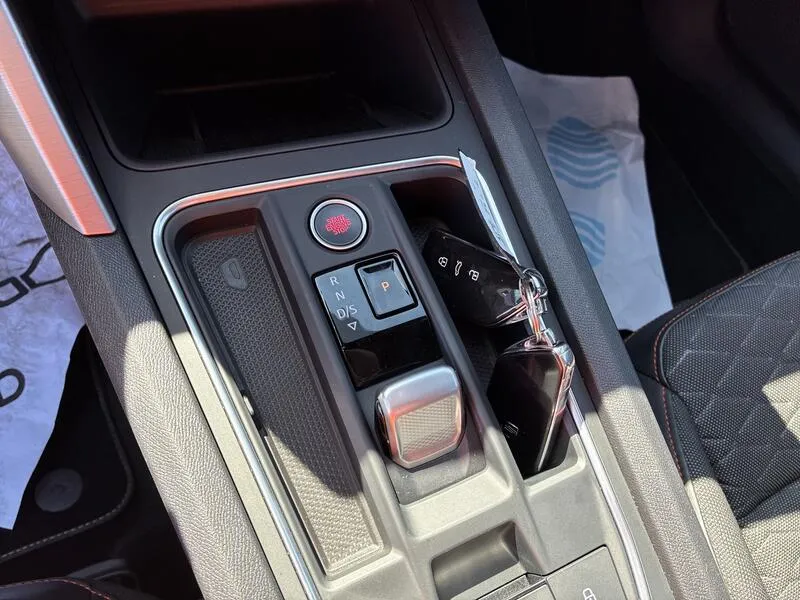 SEAT León 2.0 TDI DSG-7 FR - foto 16