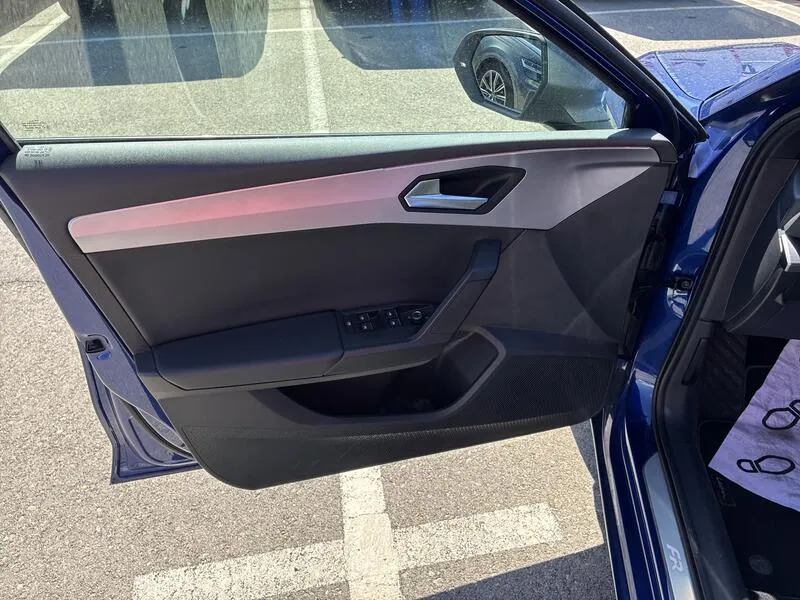 SEAT León 2.0 TDI DSG-7 FR - foto 11
