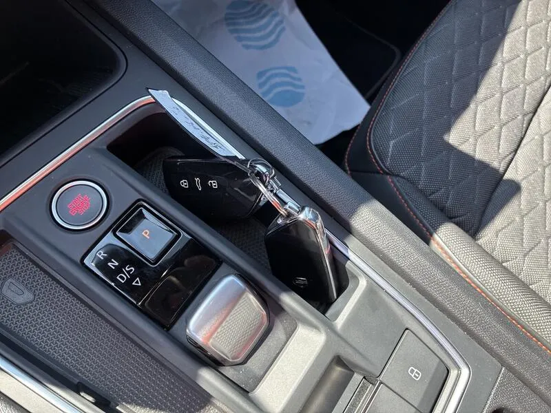 SEAT León 2.0 TDI DSG-7 FR - foto 31