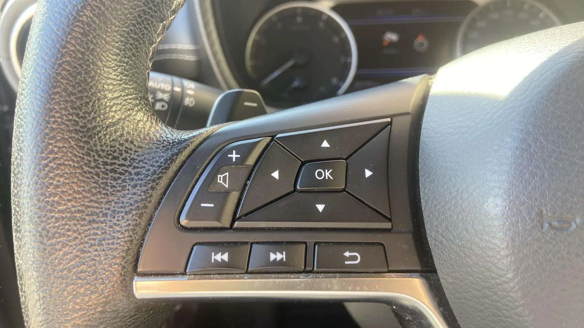 Nissan Juke DIG-T DCT N-Connecta - foto 14