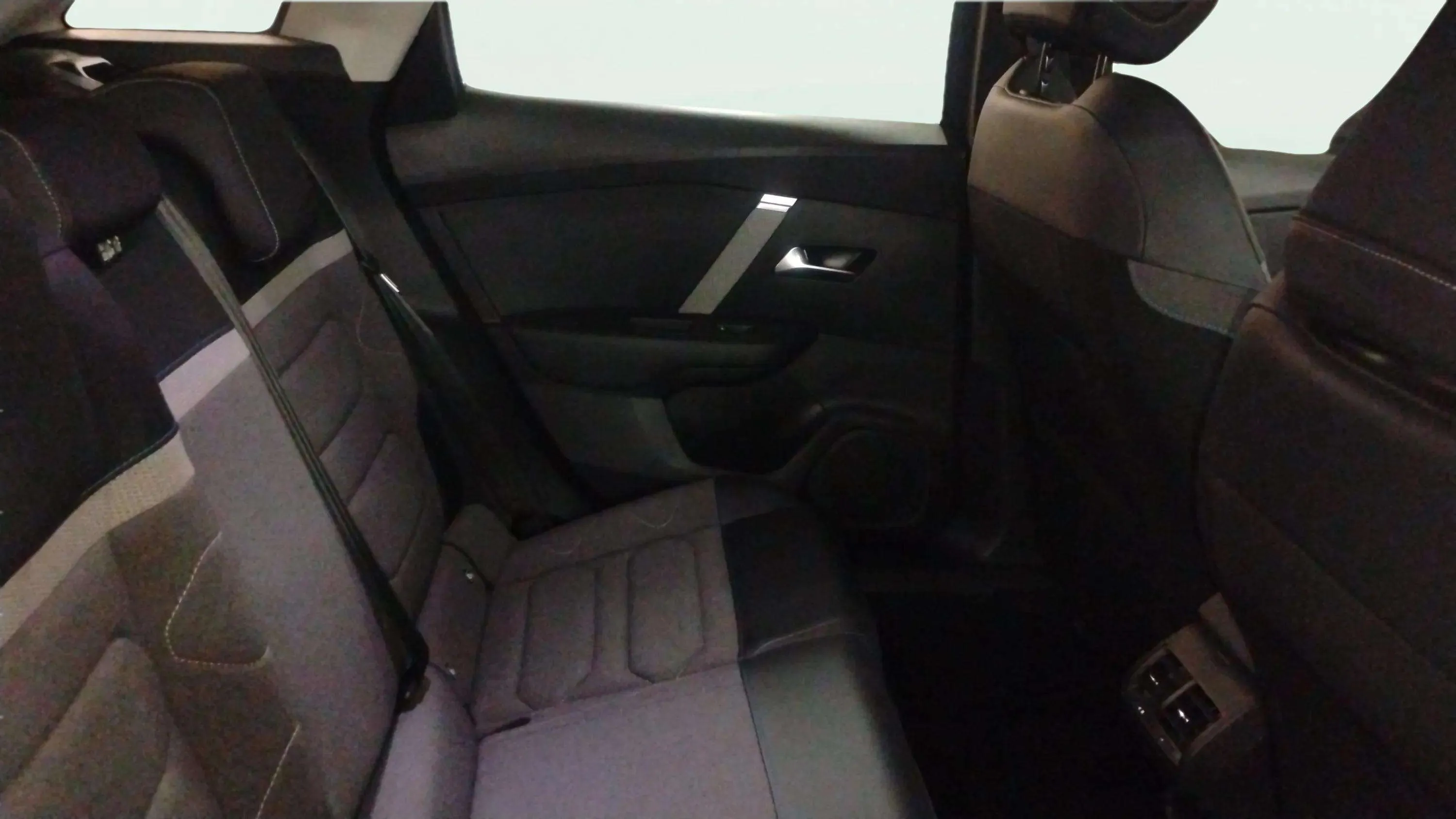 Citroën C4 BlueHDi 130 EAT8 Feel Pack - foto 16