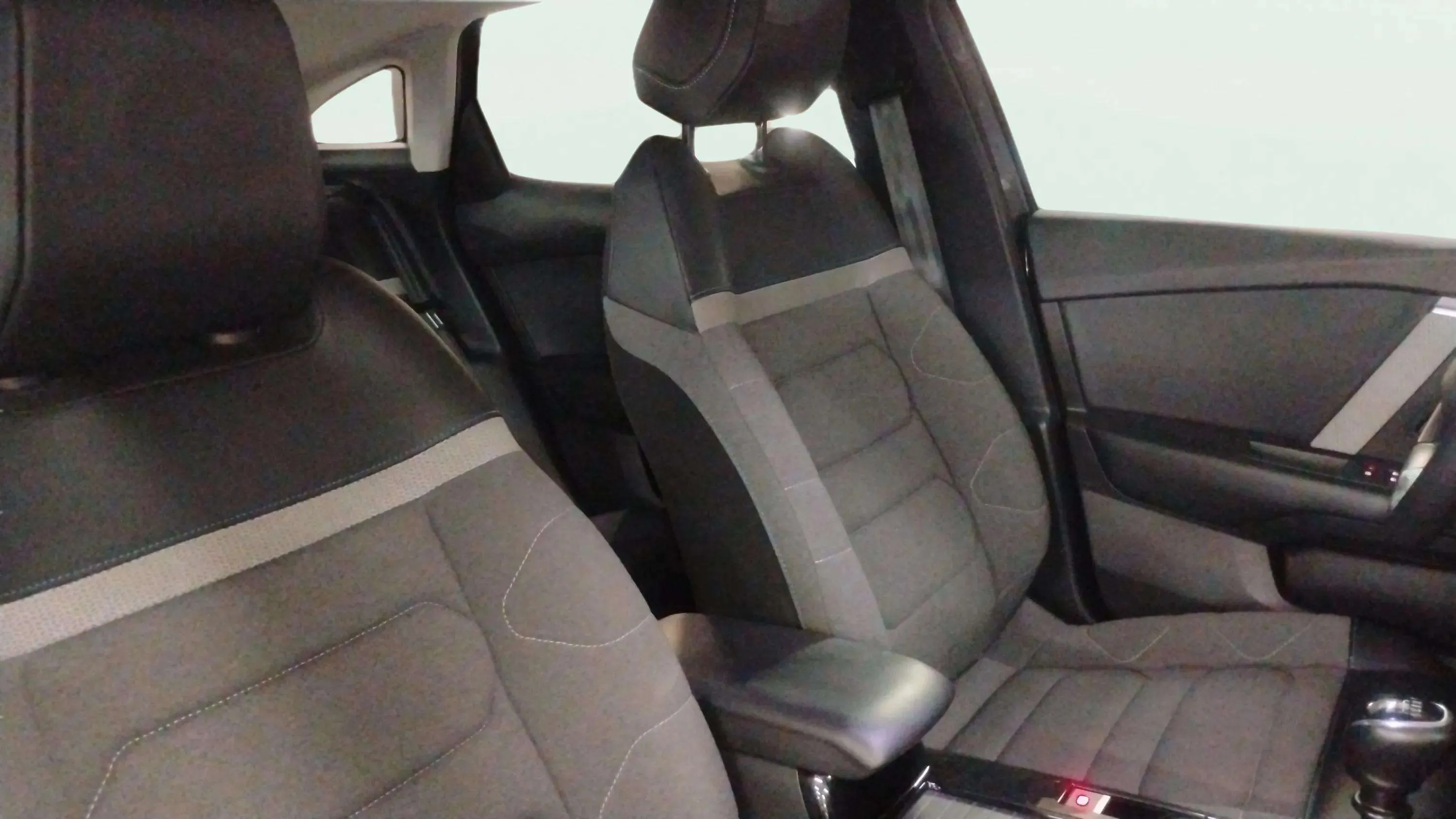 Citroën C4 BlueHDi 130 EAT8 Feel Pack - foto 11