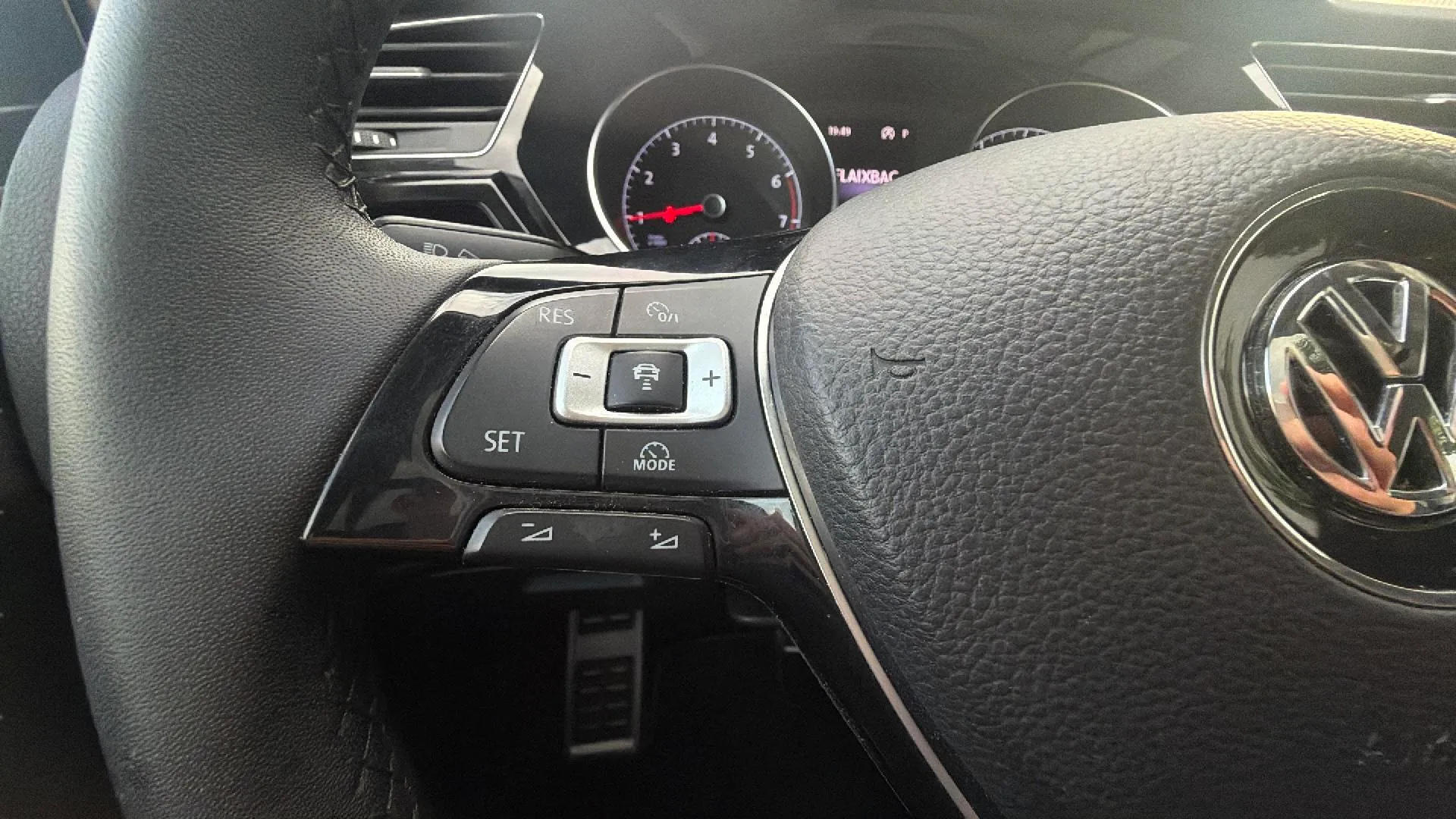 Volkswagen Touran Sport 1.8 TSI BMT DSG - foto 27