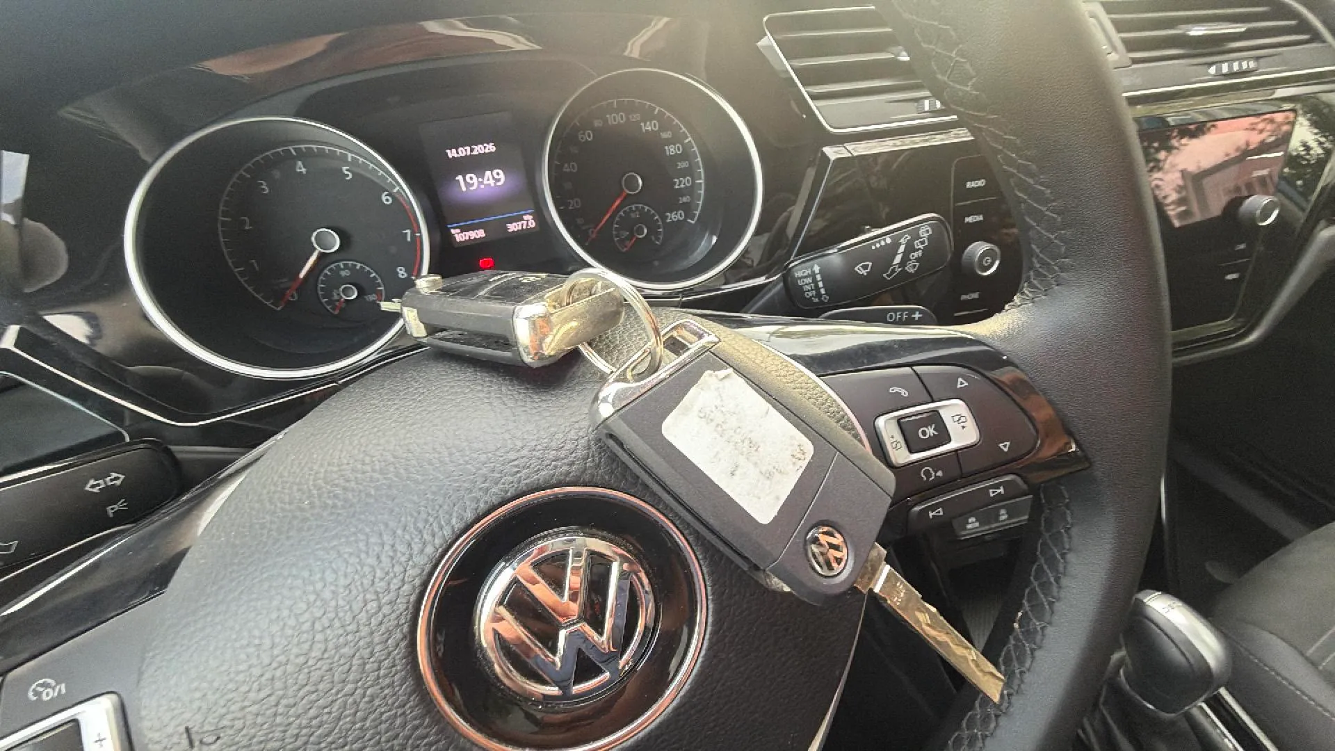 Volkswagen Touran Sport 1.8 TSI BMT DSG - foto 29