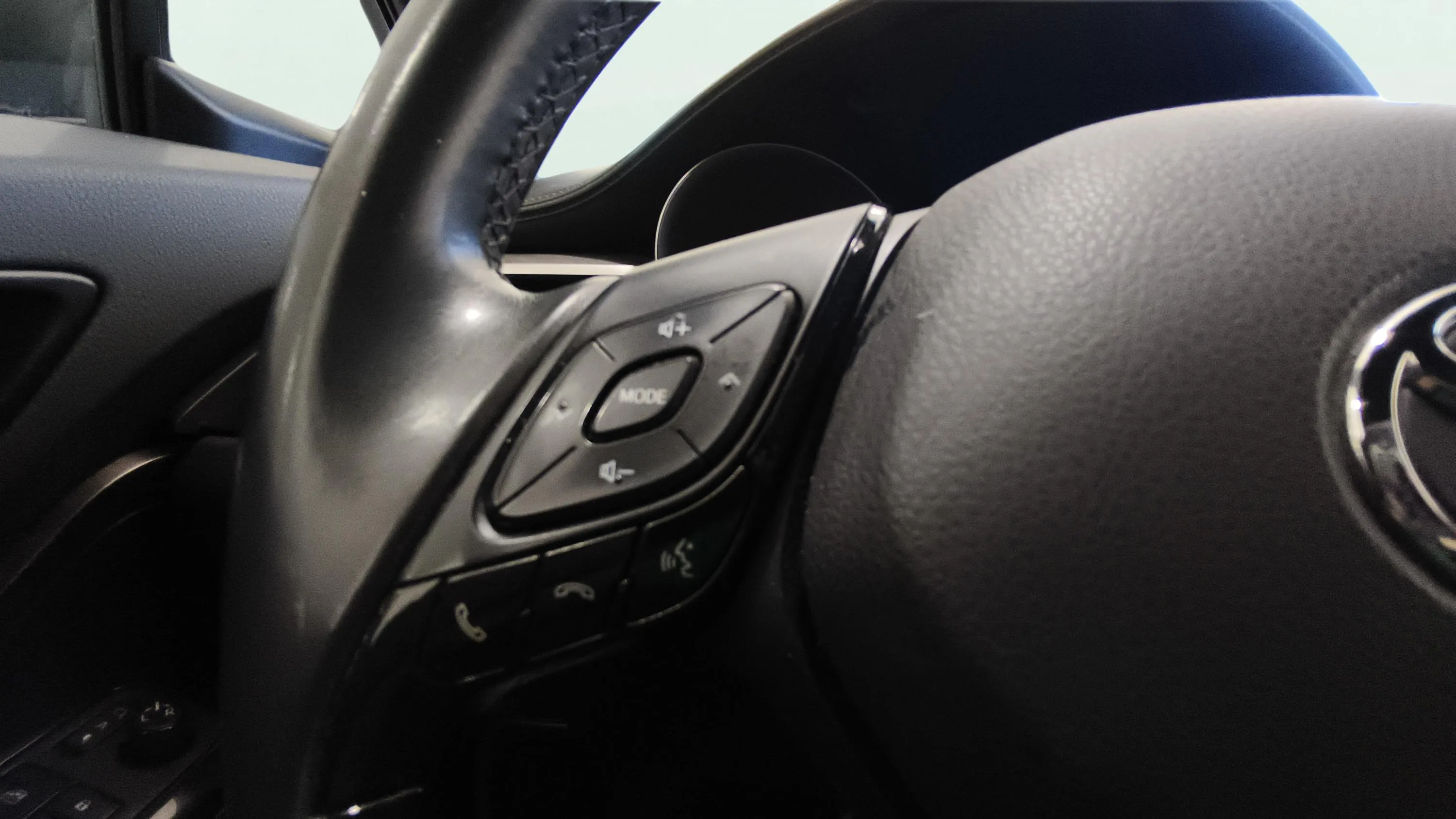 Toyota C-HR 1.8 125H Advance - foto 16