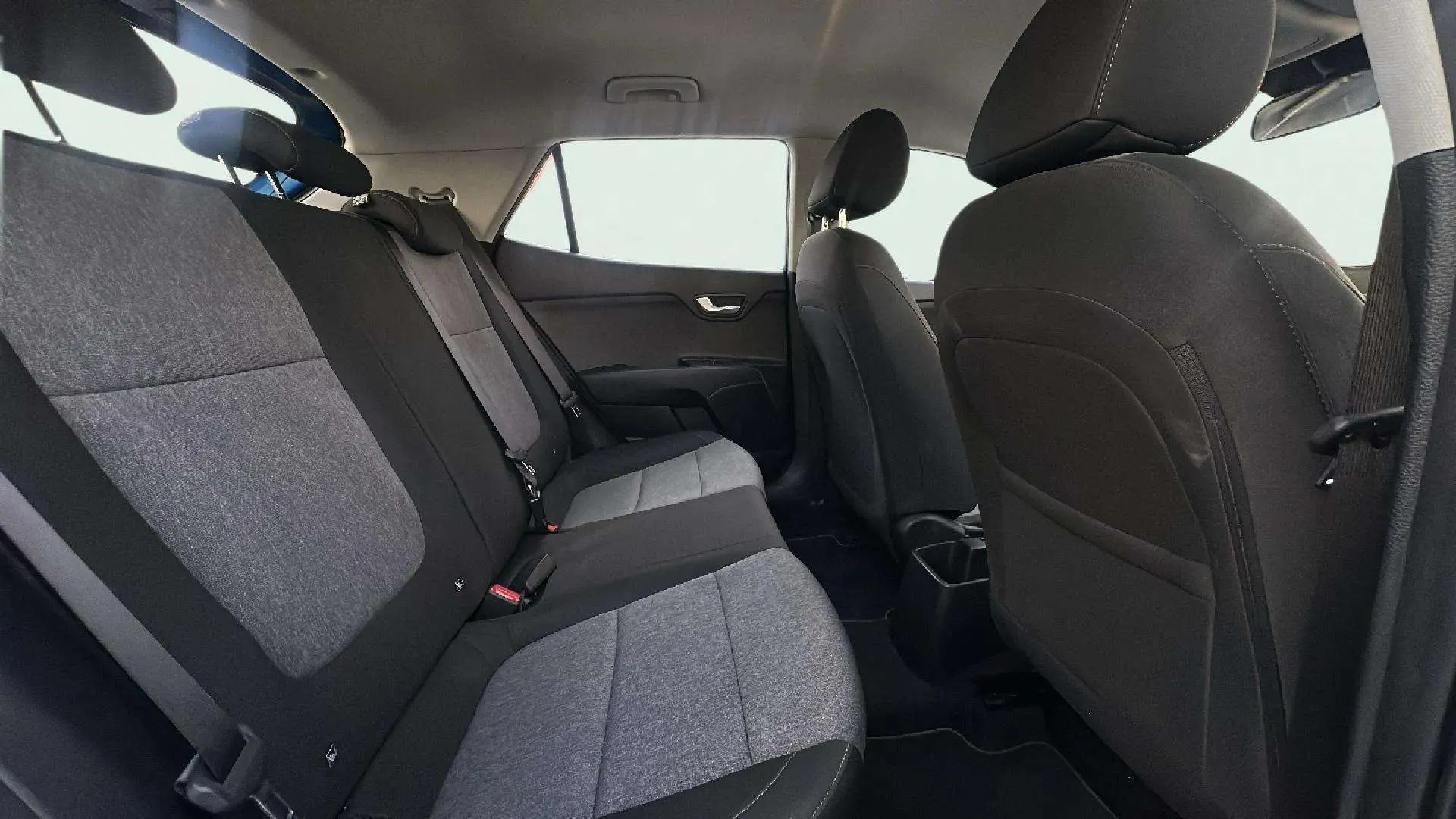 Kia Stonic - foto 11